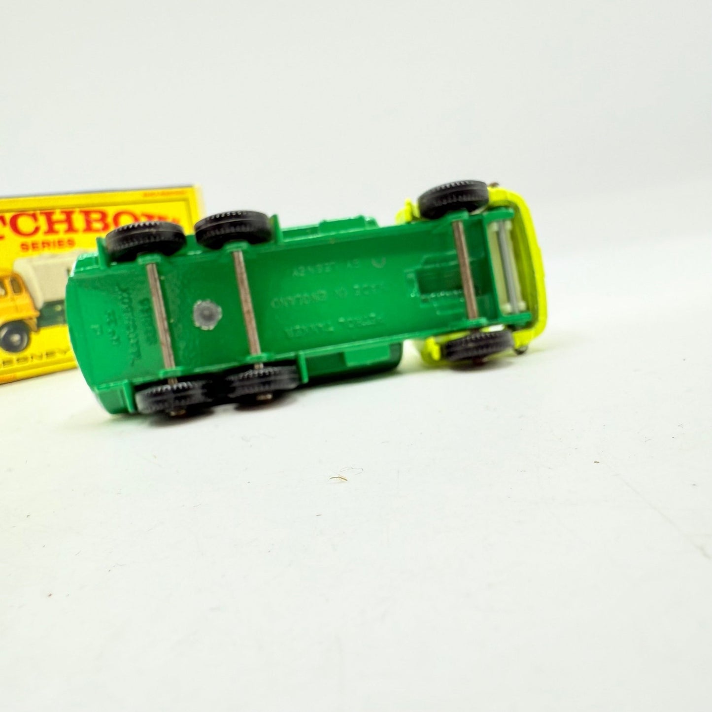 Matchbox Lesney 25c BP Tanker - Magic Matchbox