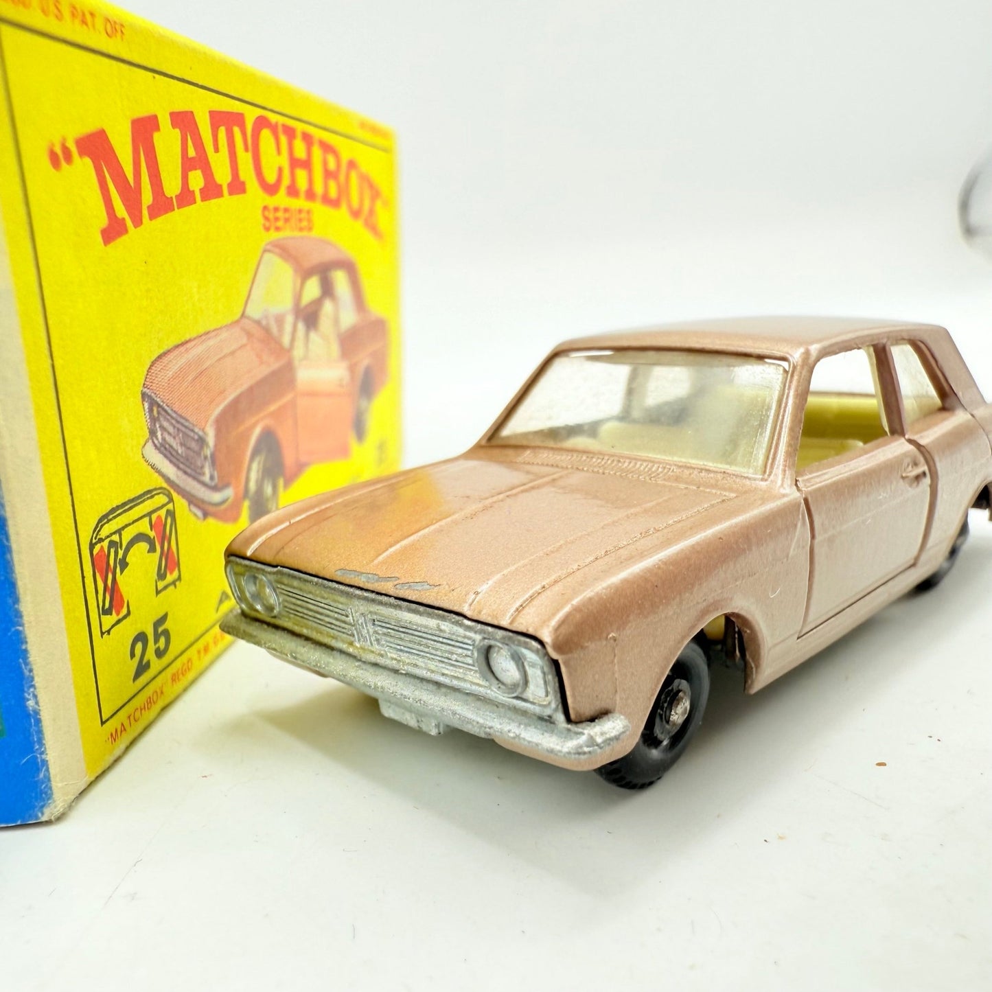 Matchbox Lesney 25d Ford Cortina MK II - Magic Matchbox