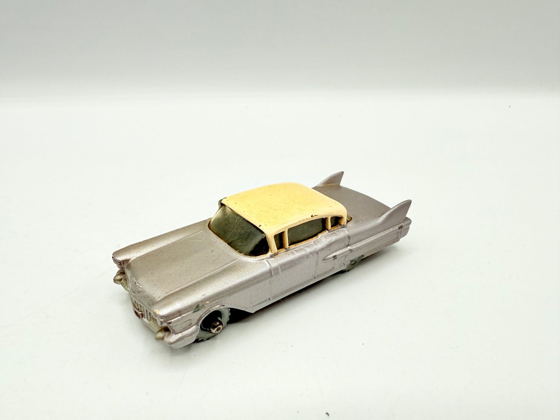 Matchbox Lesney 27c Cadillac Sixty Special Brown - Magic Matchbox