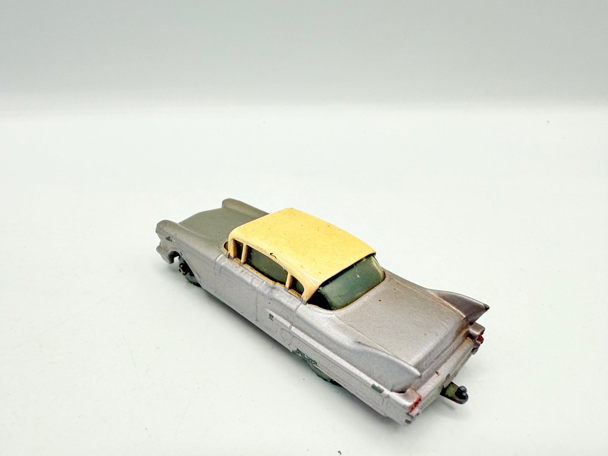 Matchbox Lesney 27c Cadillac Sixty Special Brown - Magic Matchbox