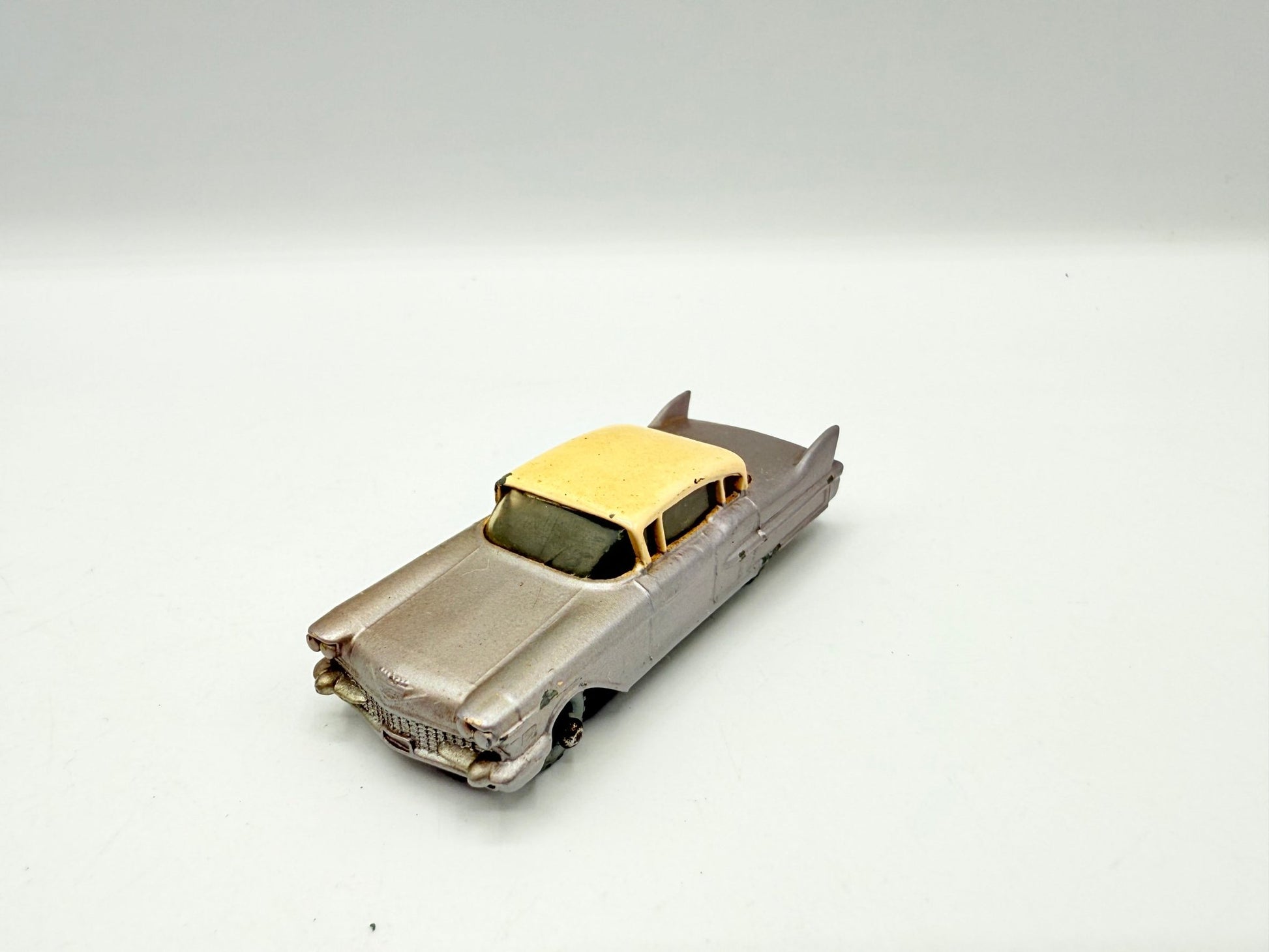 Matchbox Lesney 27c Cadillac Sixty Special Brown - Magic Matchbox