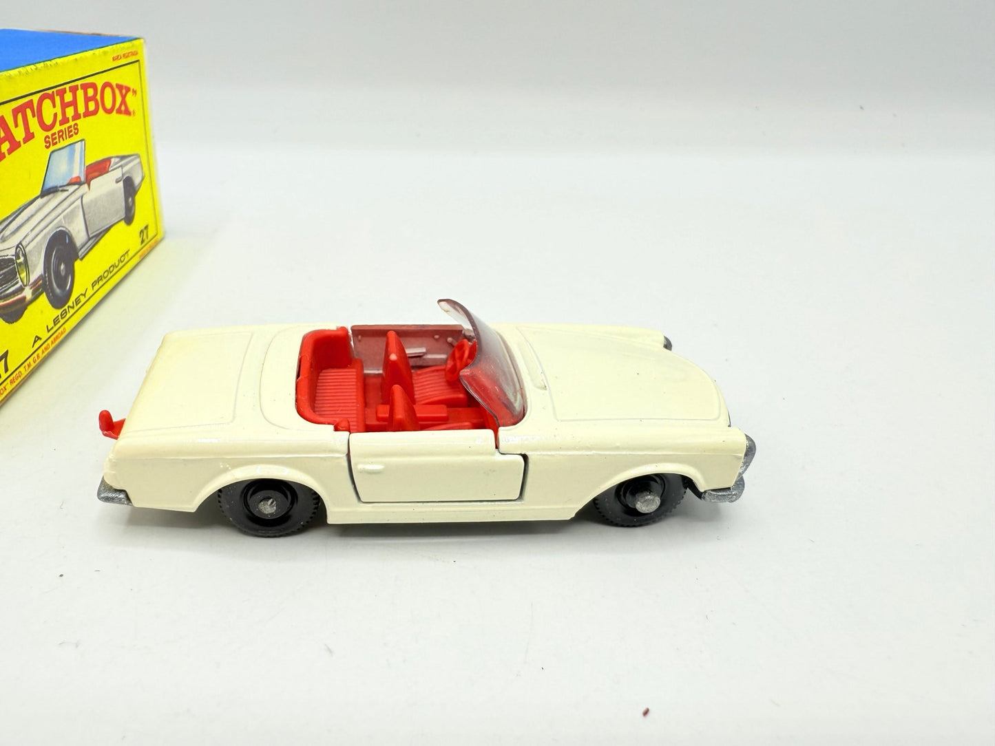 Matchbox Lesney 27d Mercedes - Benz 230SL - Magic Matchbox