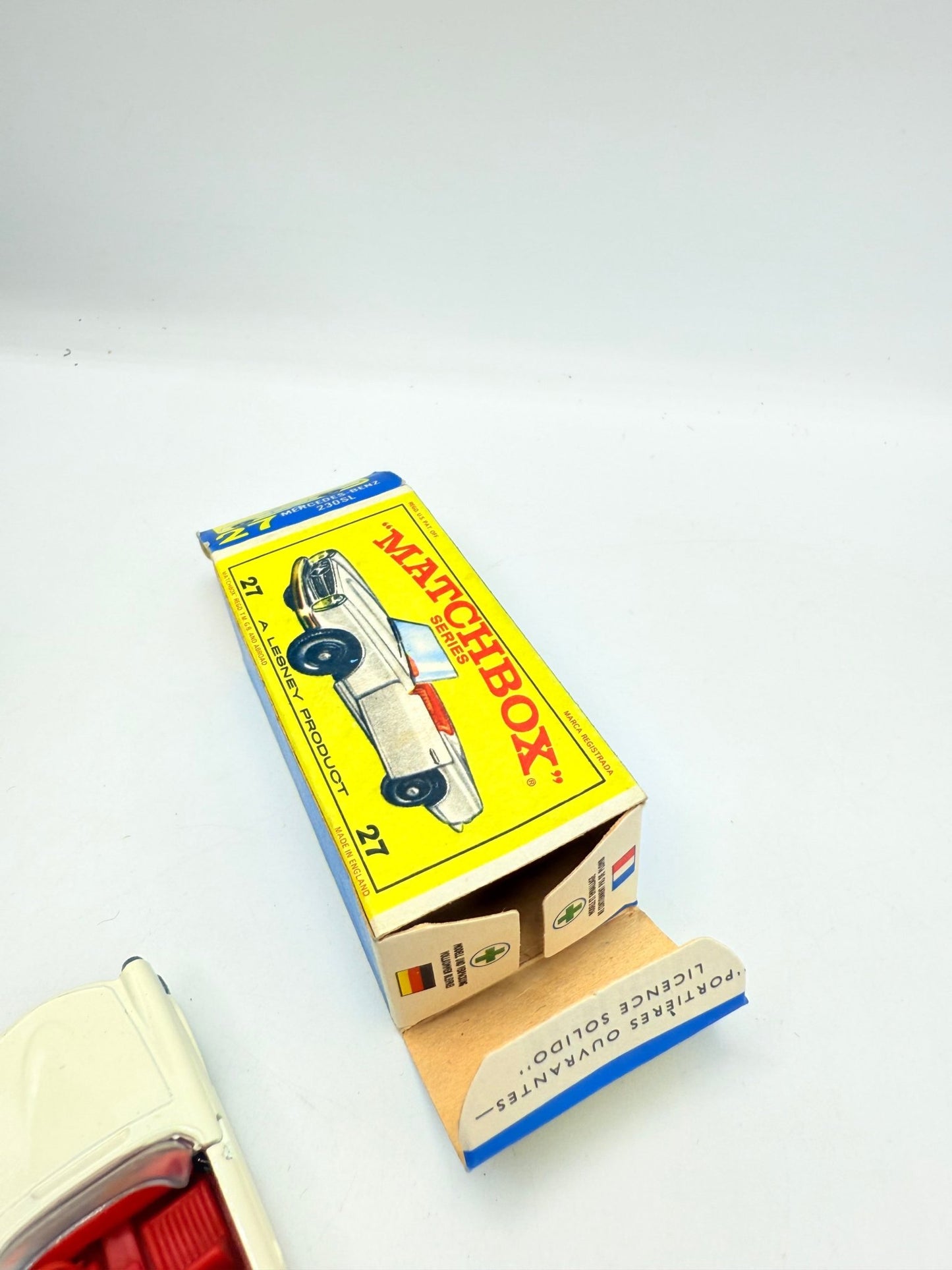 Matchbox Lesney 27d Mercedes - Benz 230SL - Magic Matchbox