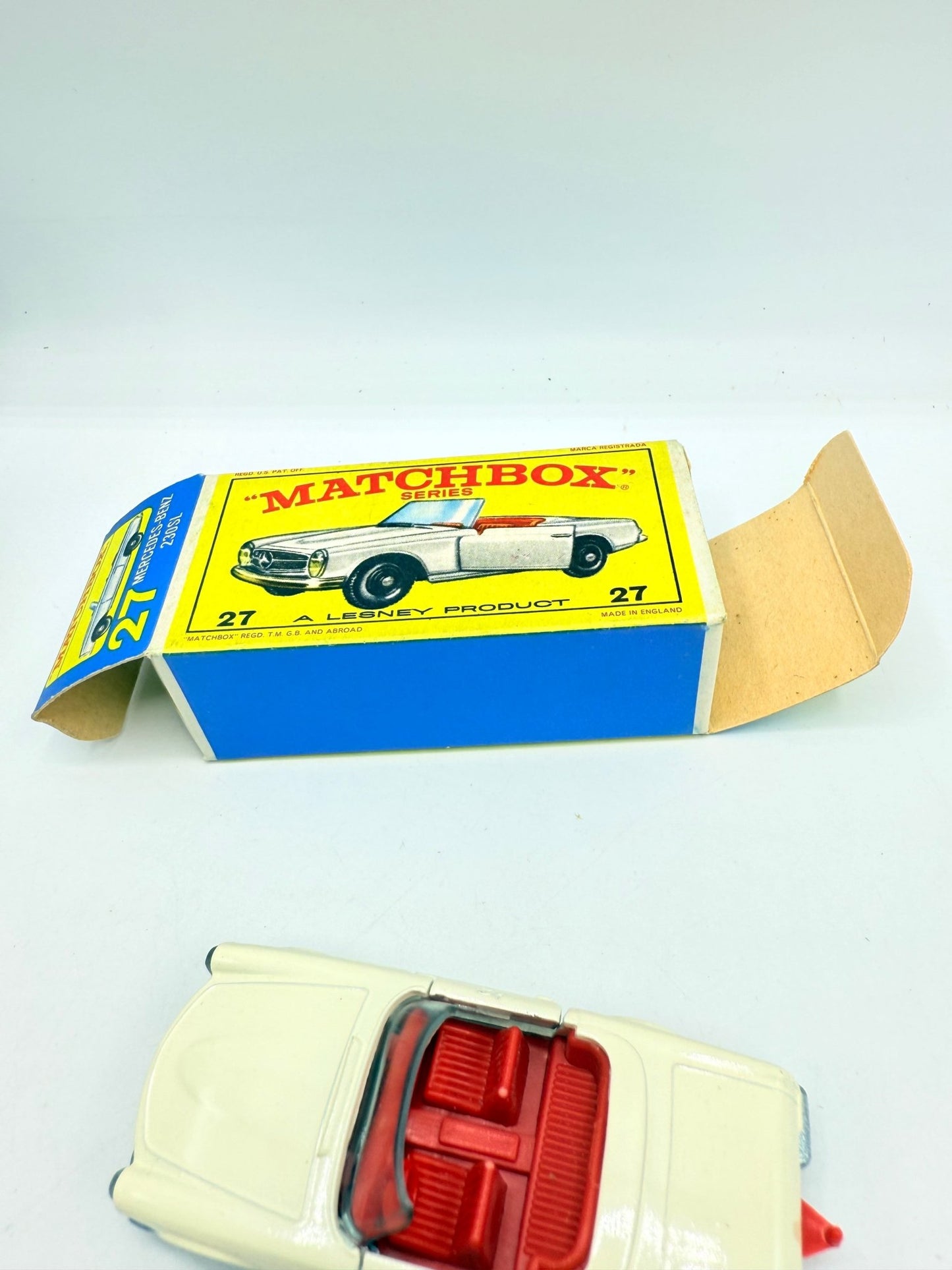 Matchbox Lesney 27d Mercedes - Benz 230SL - Magic Matchbox