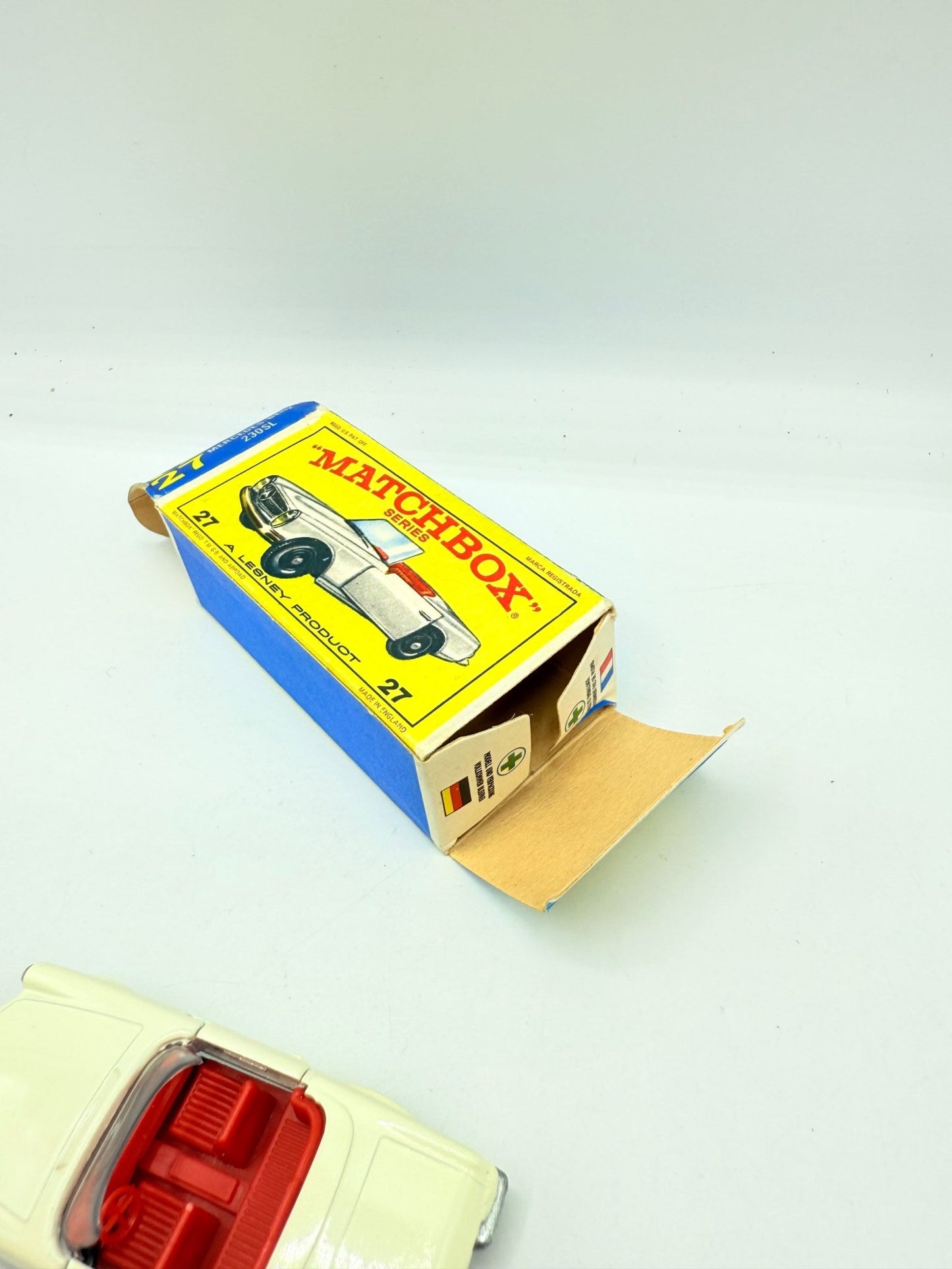 Matchbox Lesney 27d Mercedes - Benz 230SL - Magic Matchbox