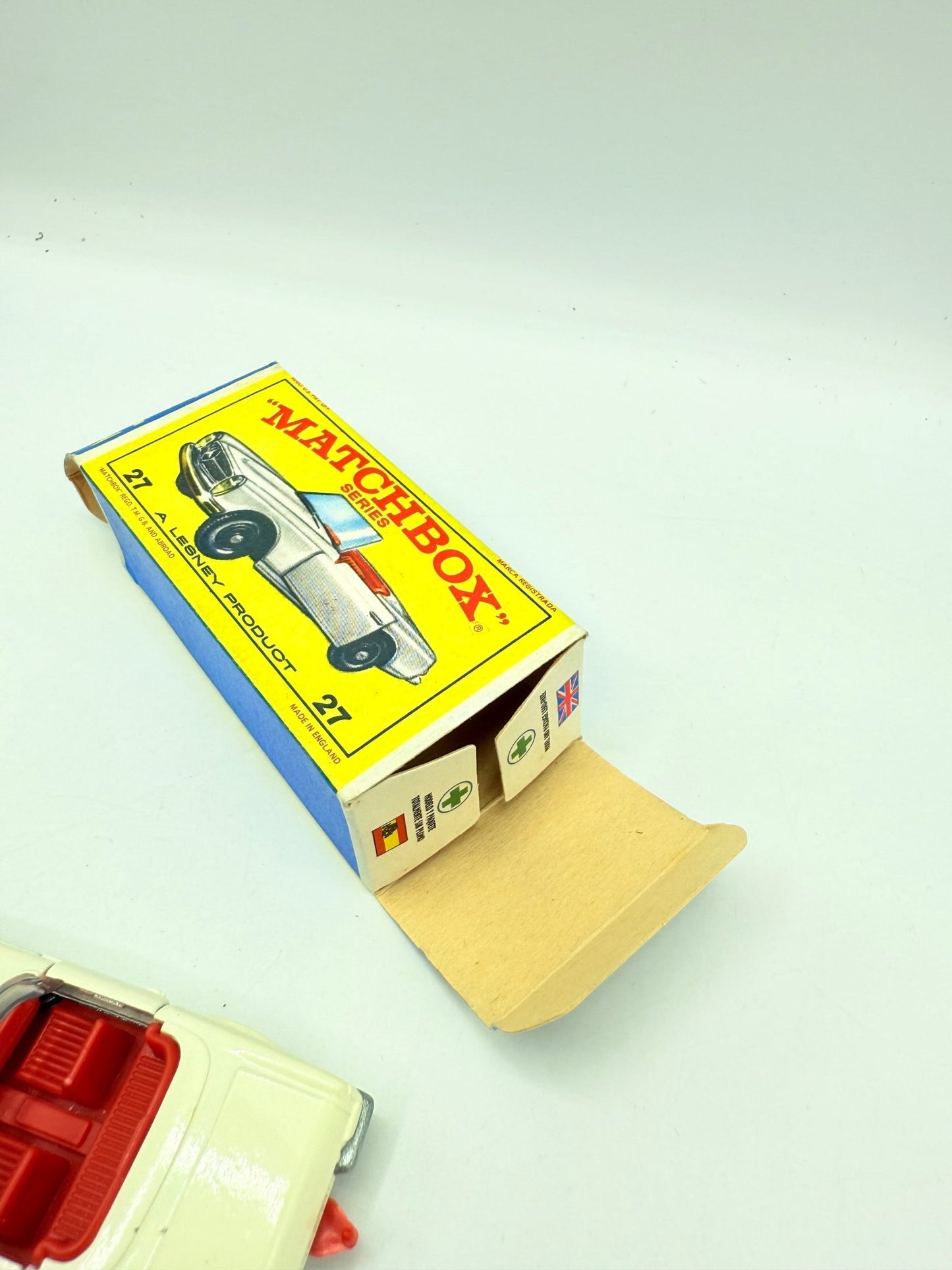 Matchbox Lesney 27d Mercedes - Benz 230SL - Magic Matchbox