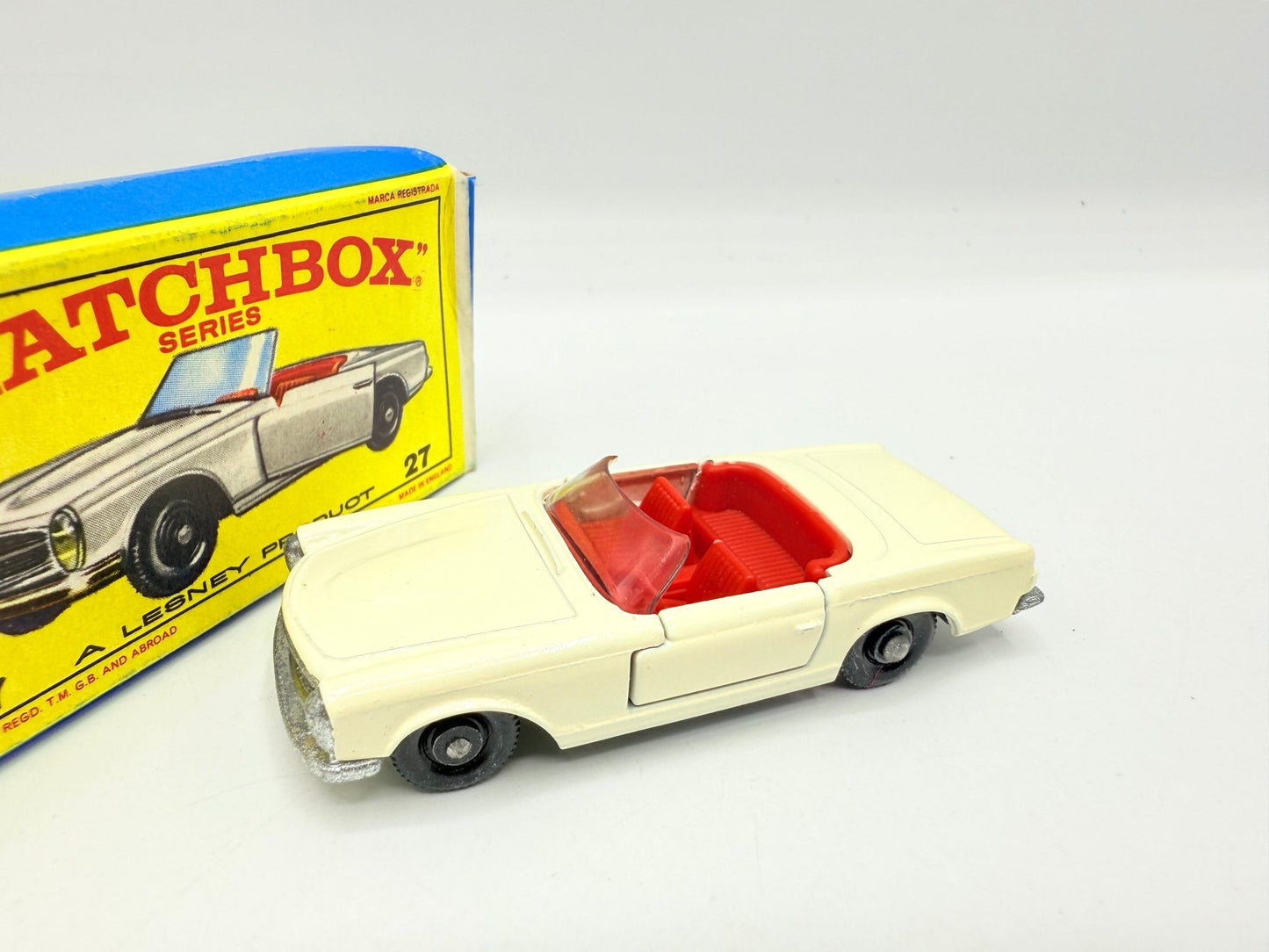 Matchbox Lesney 27d Mercedes - Benz 230SL - Magic Matchbox