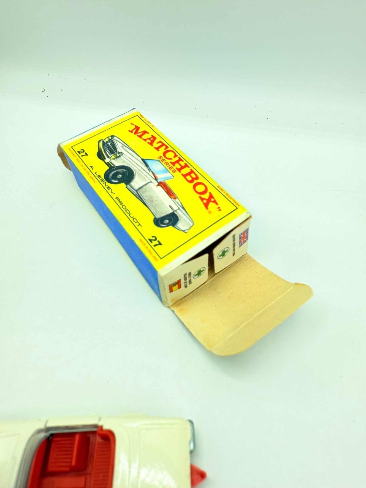 Matchbox Lesney 27d Mercedes - Benz 230SL - Magic Matchbox