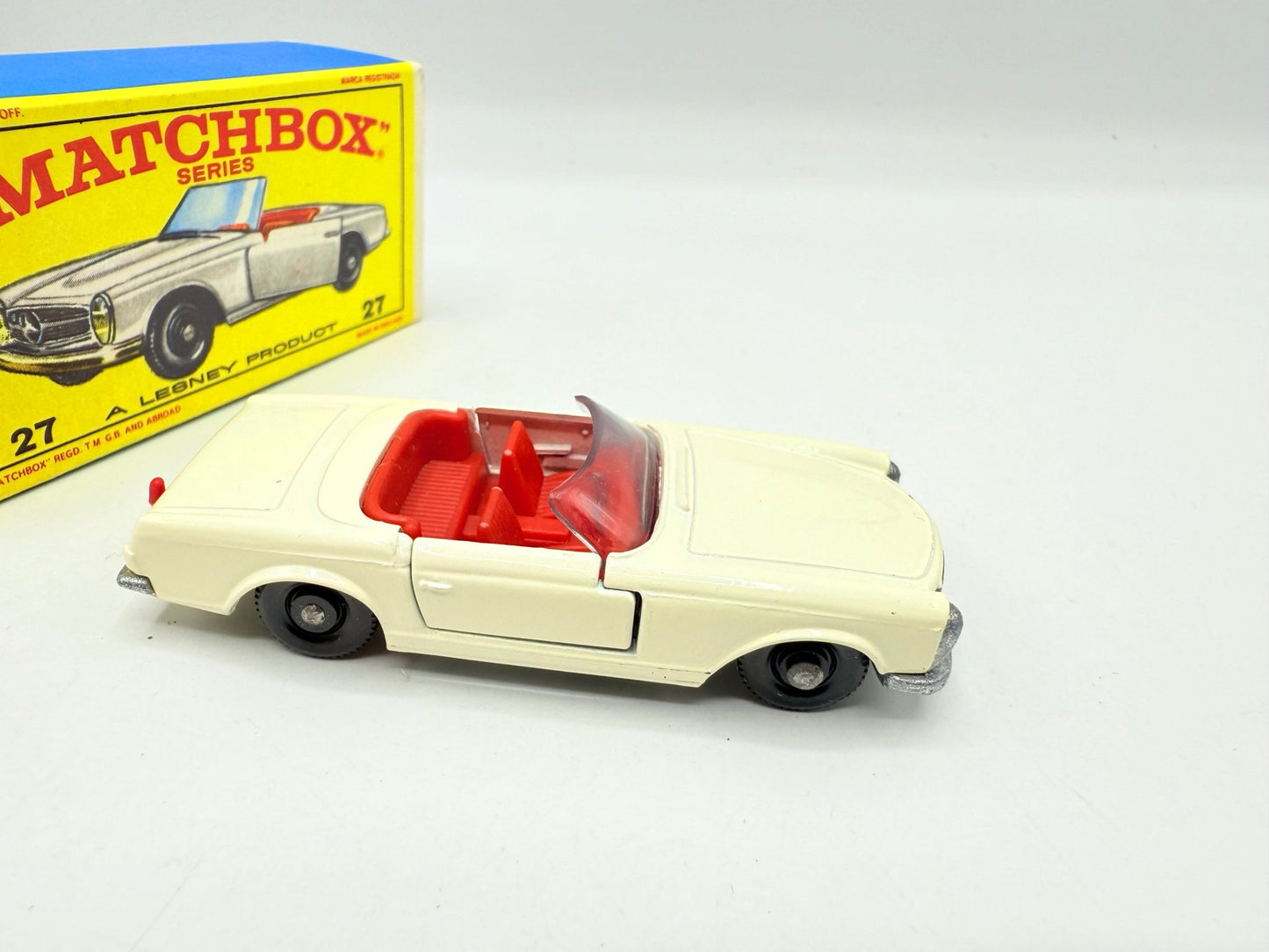 Matchbox Lesney 27d Mercedes - Benz 230SL - Magic Matchbox