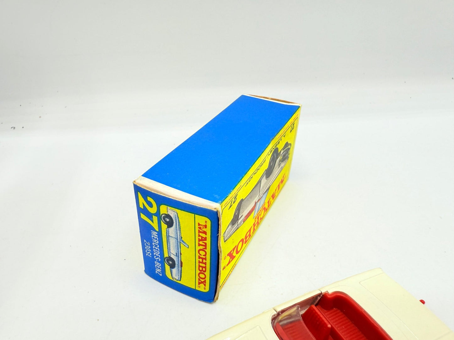 Matchbox Lesney 27d Mercedes - Benz 230SL - Magic Matchbox