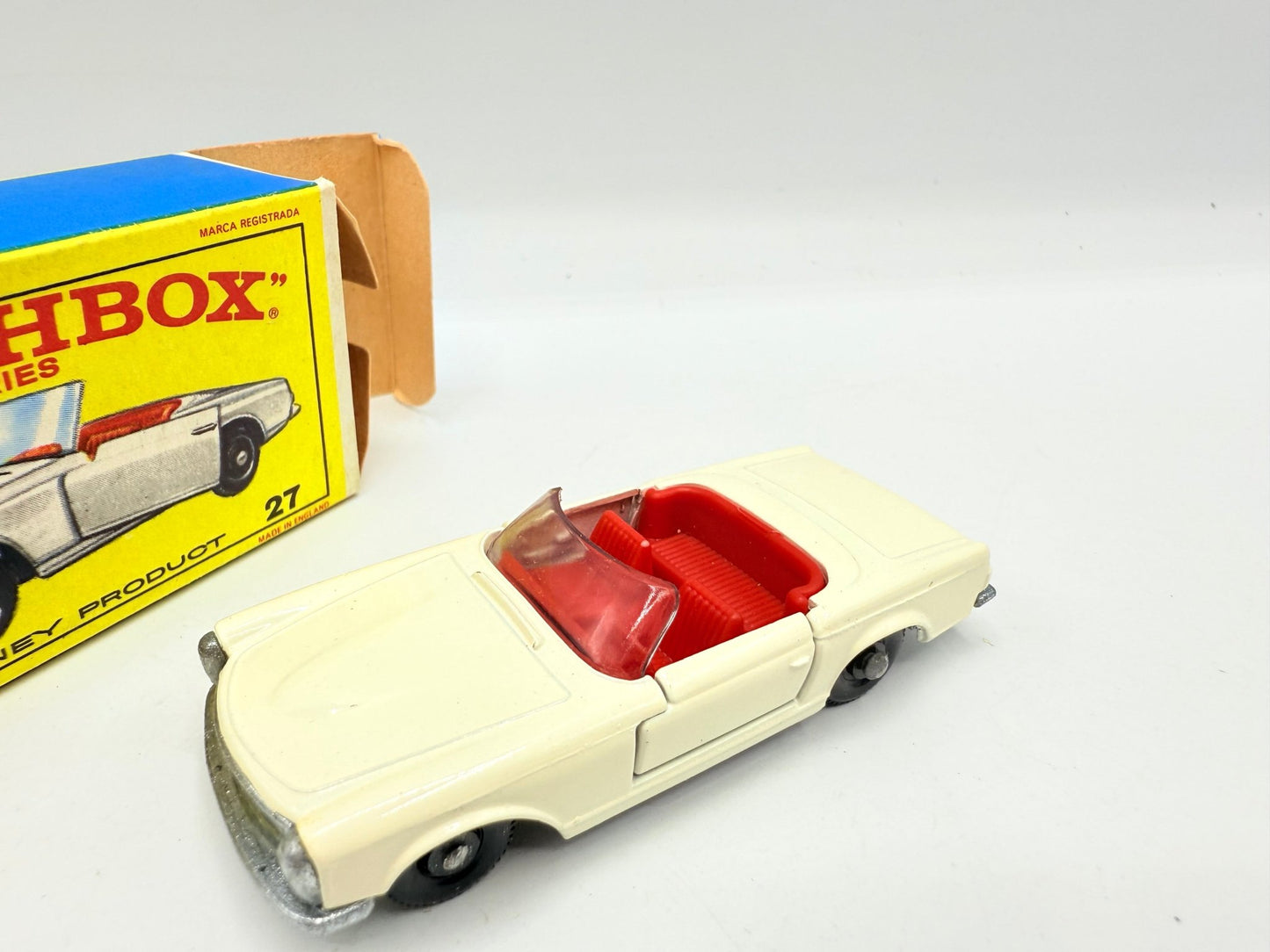 Matchbox Lesney 27d Mercedes - Benz 230SL - Magic Matchbox