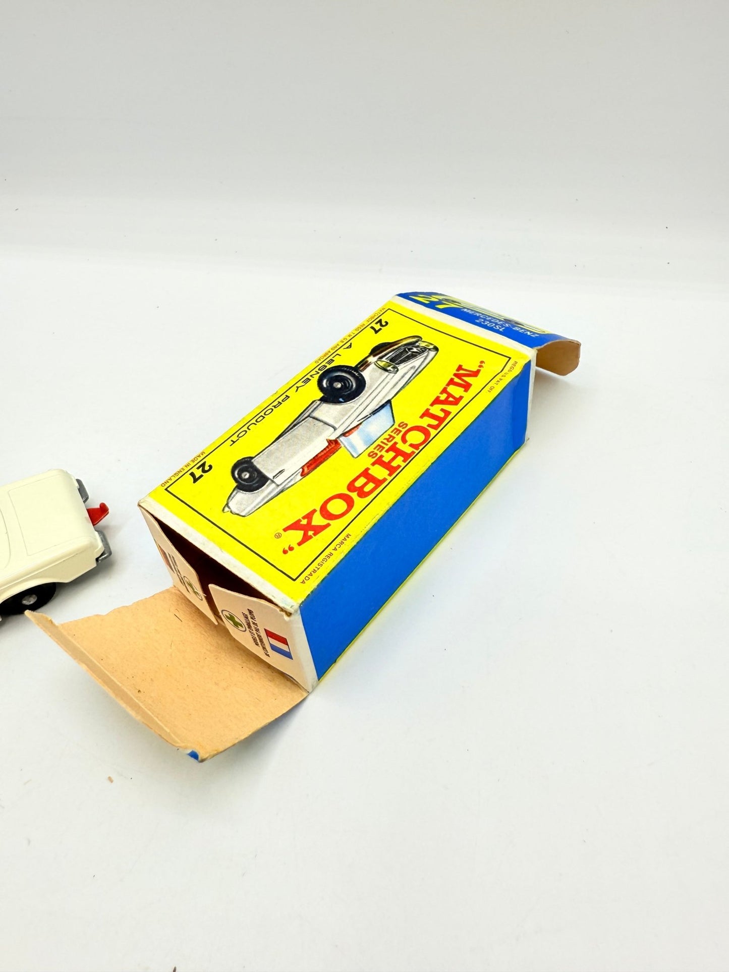 Matchbox Lesney 27d Mercedes Benz 230SL - Magic Matchbox