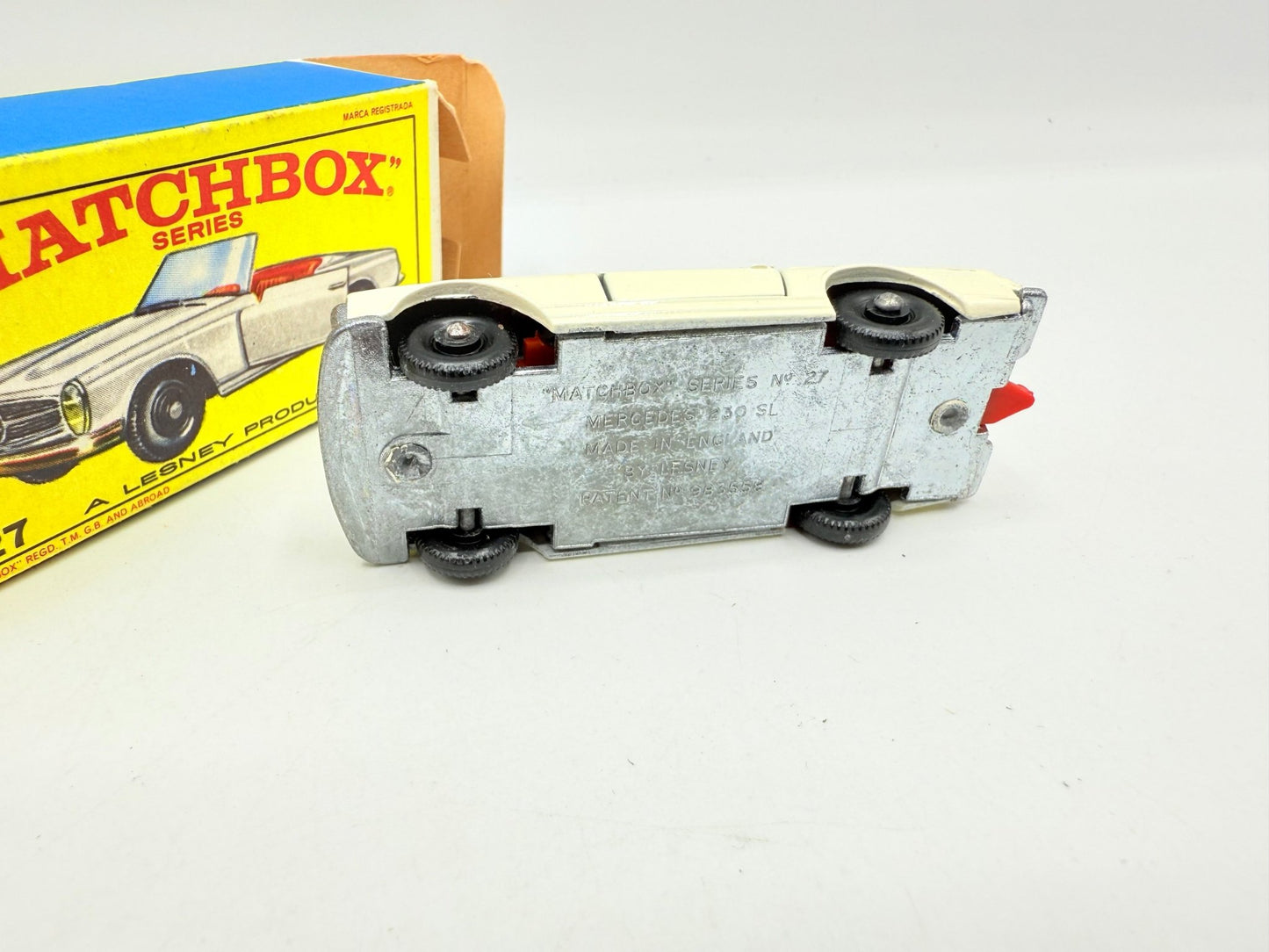 Matchbox Lesney 27d Mercedes - Benz 230SL - Magic Matchbox