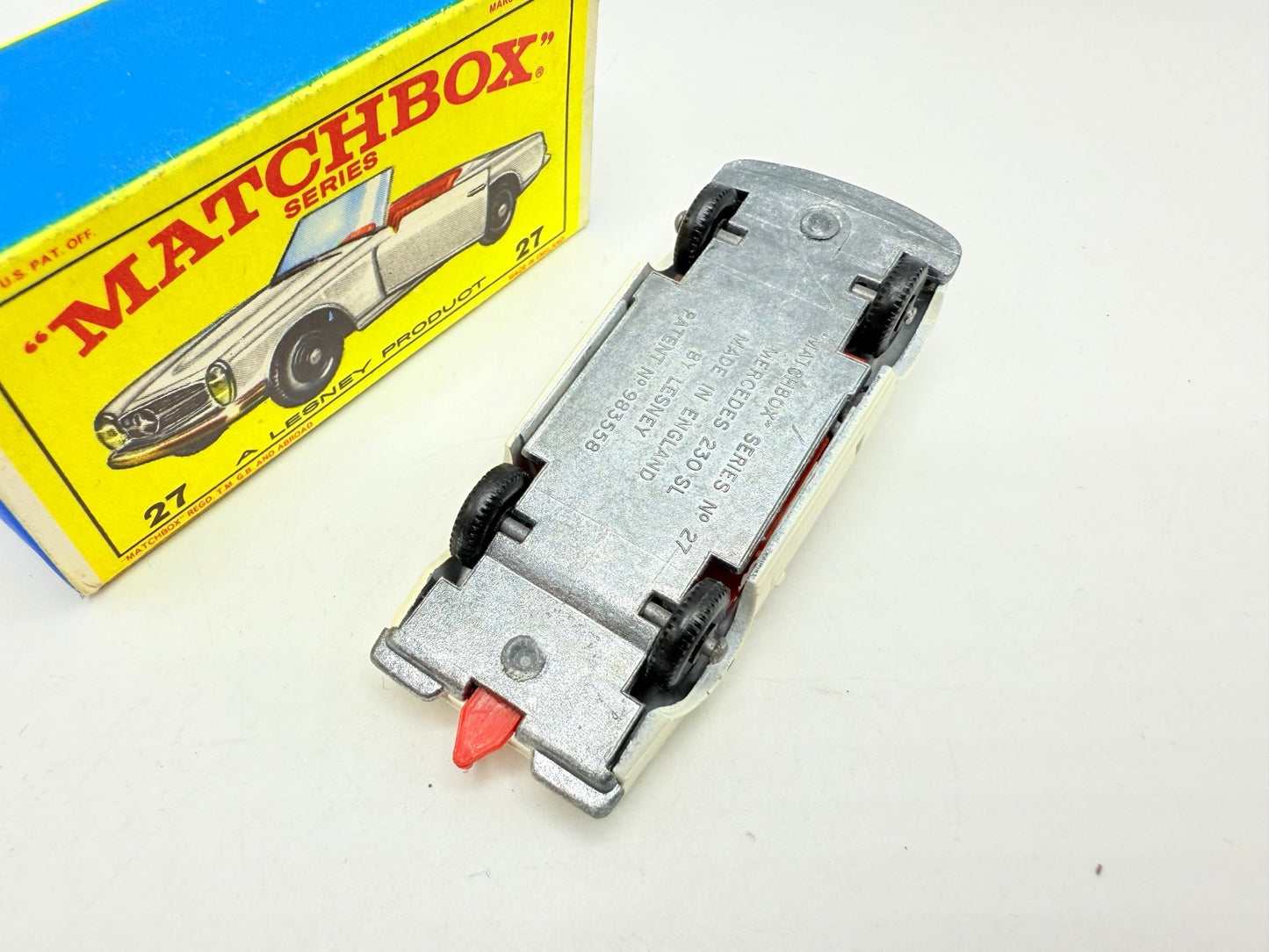 Matchbox Lesney 27d Mercedes - Benz 230SL - Magic Matchbox