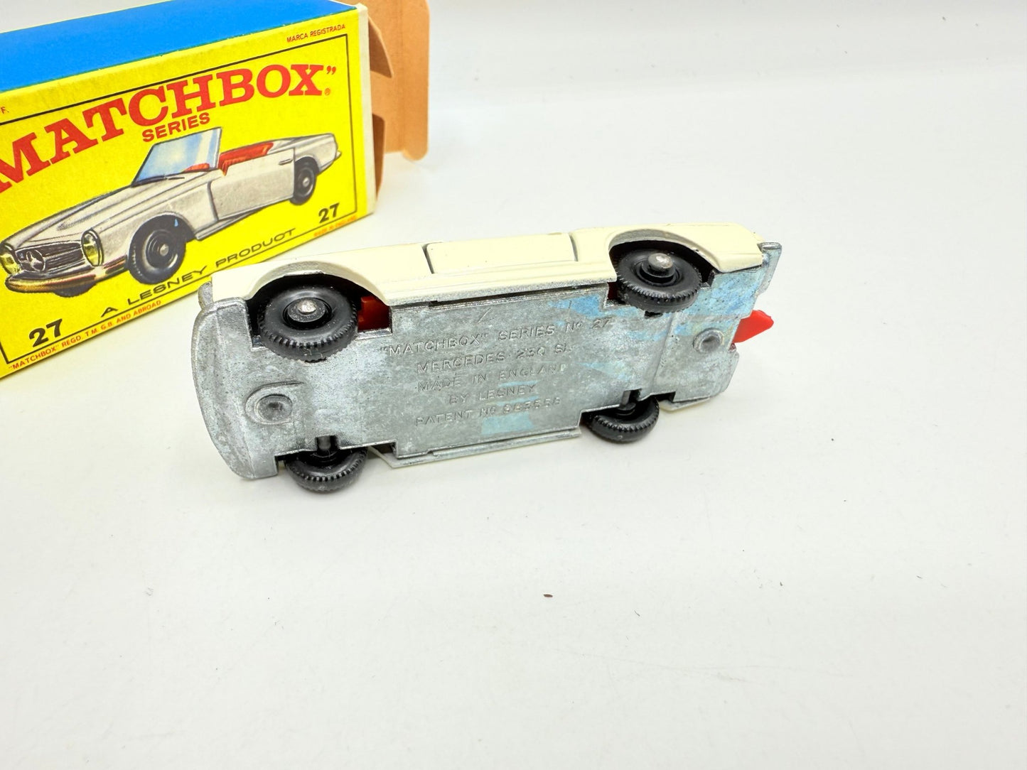 Matchbox Lesney 27d Mercedes - Benz 230SL - Magic Matchbox