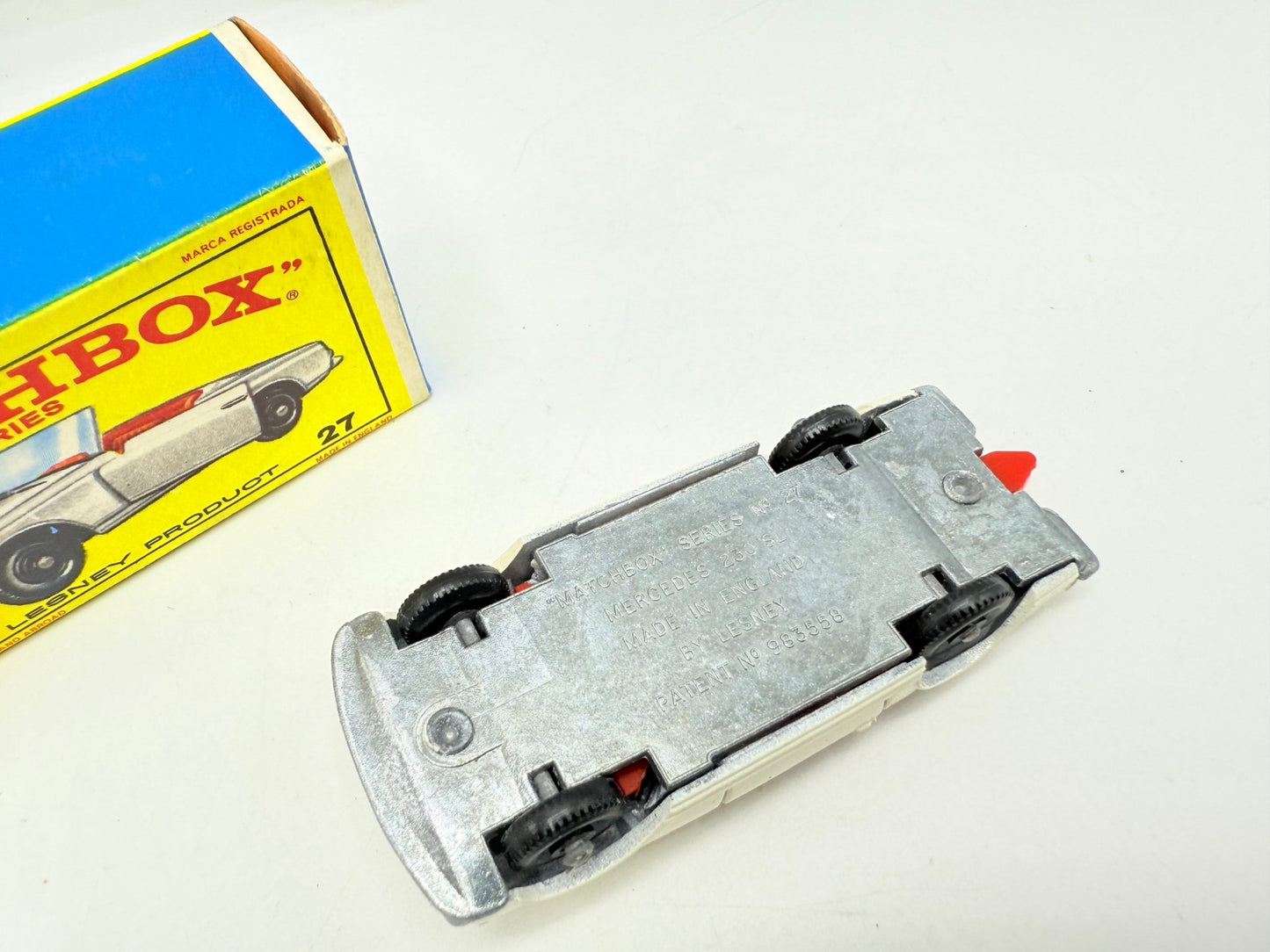 Matchbox Lesney 27d Mercedes - Benz 230SL - Magic Matchbox