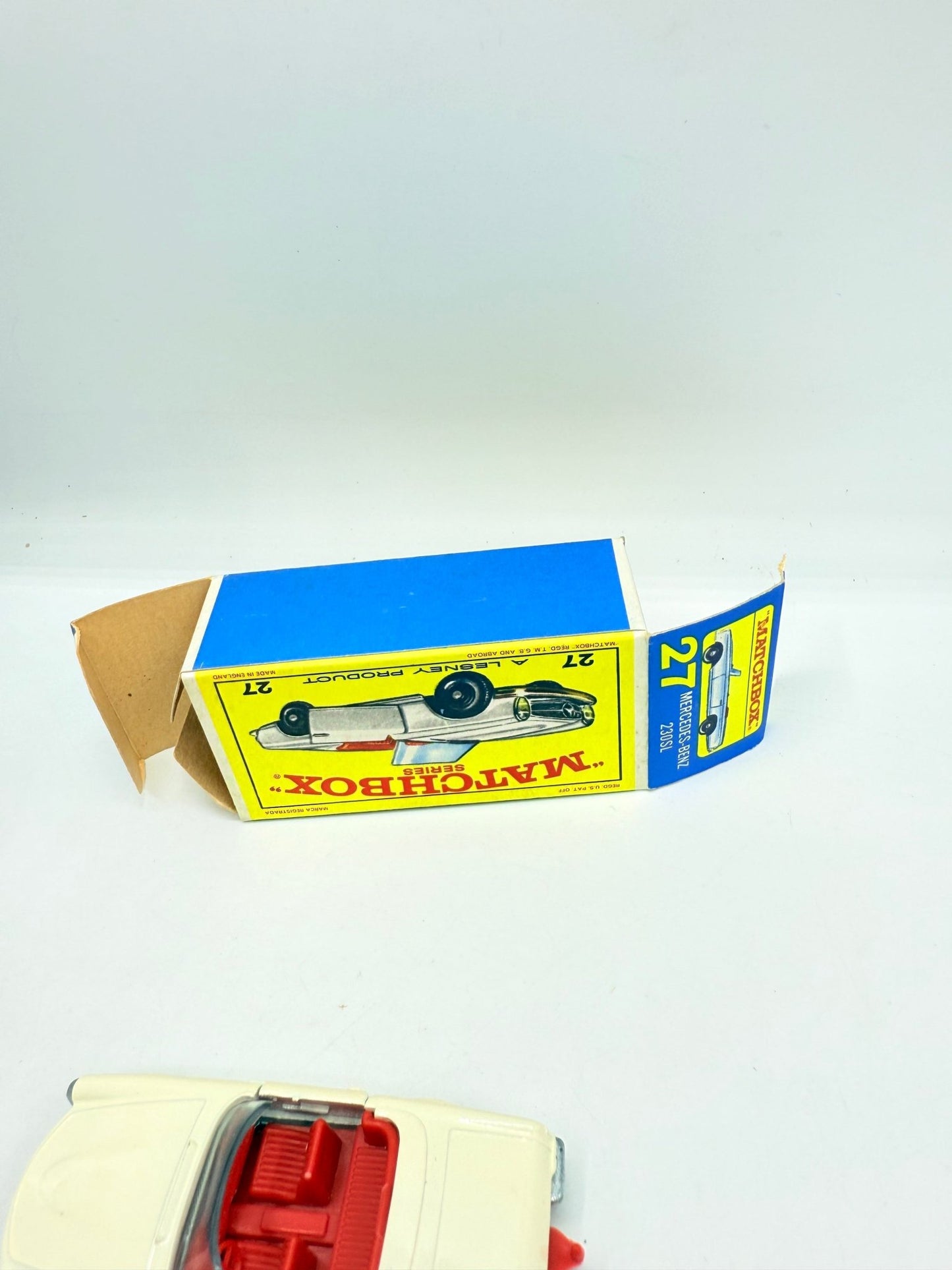 Matchbox Lesney 27d Mercedes - Benz 230SL - Magic Matchbox