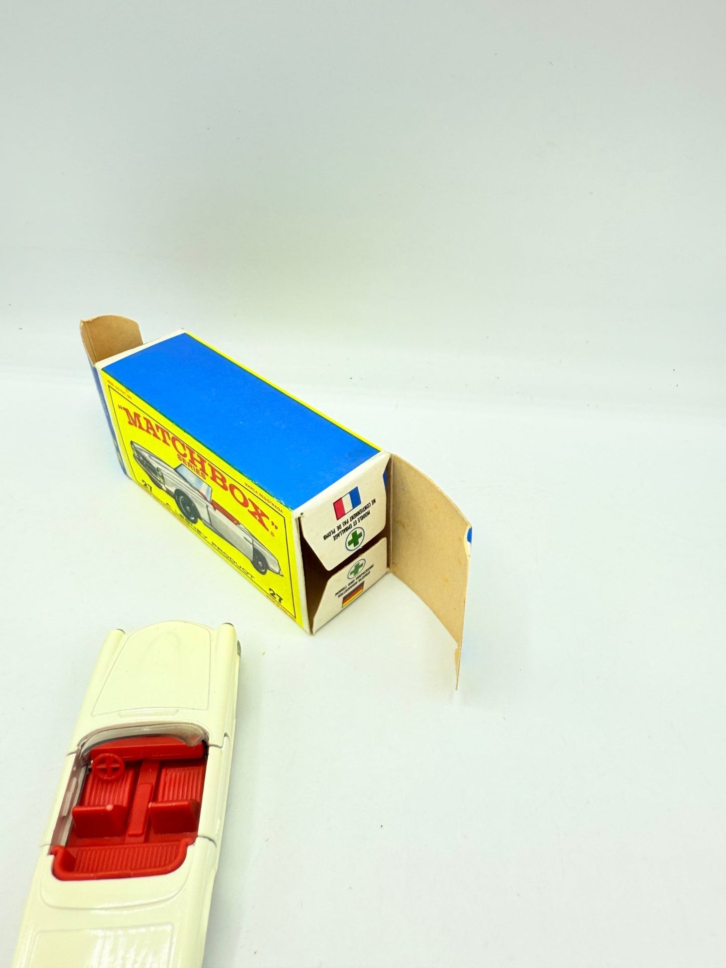 Matchbox Lesney 27d Mercedes - Benz 230SL - Magic Matchbox