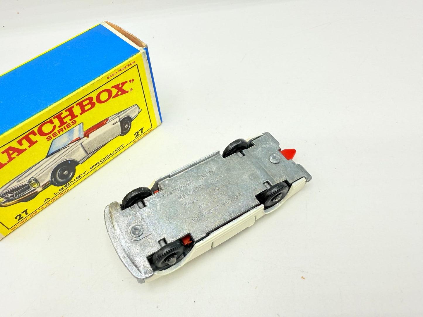 Matchbox Lesney 27d Mercedes Benz 230SL - Magic Matchbox