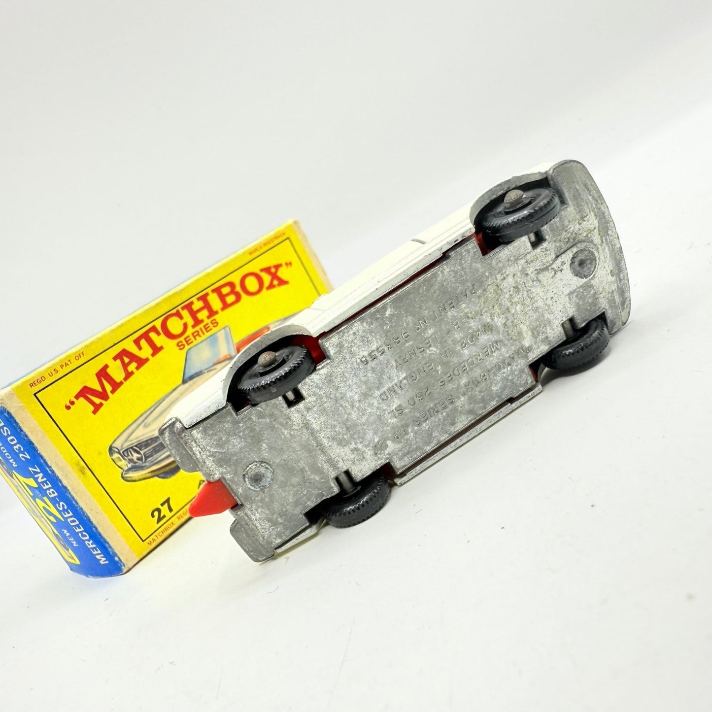 Matchbox Lesney 27d Mercedes - Benz 230SL - Magic Matchbox