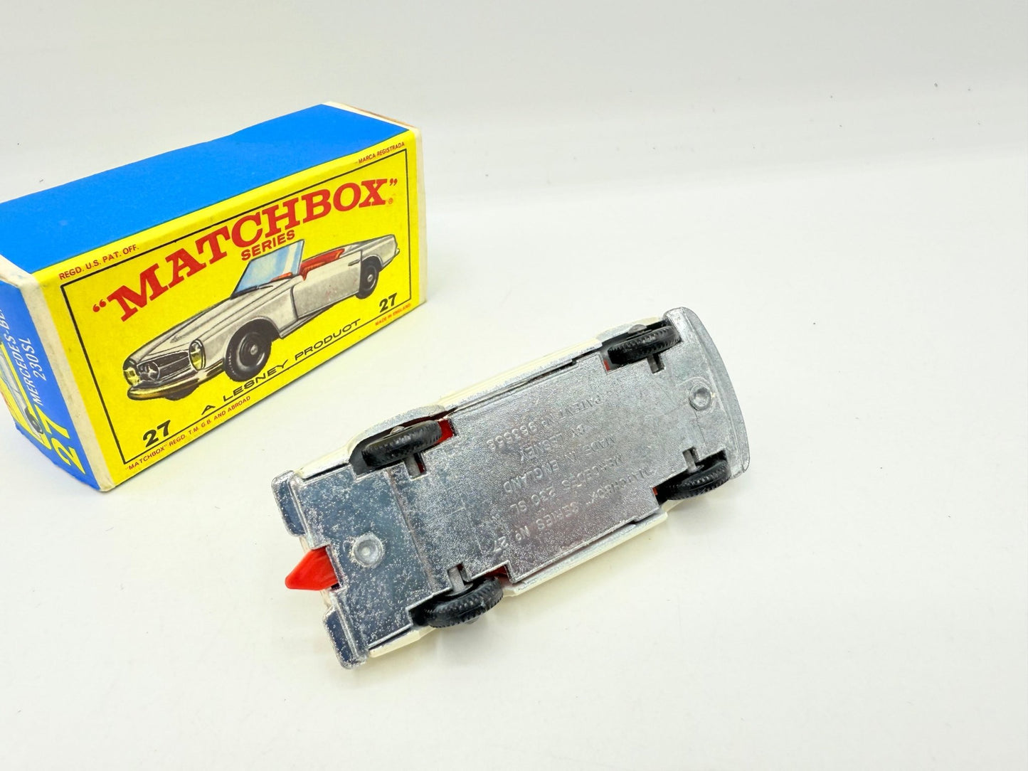 Matchbox Lesney 27d Mercedes - Benz 230SL - Magic Matchbox