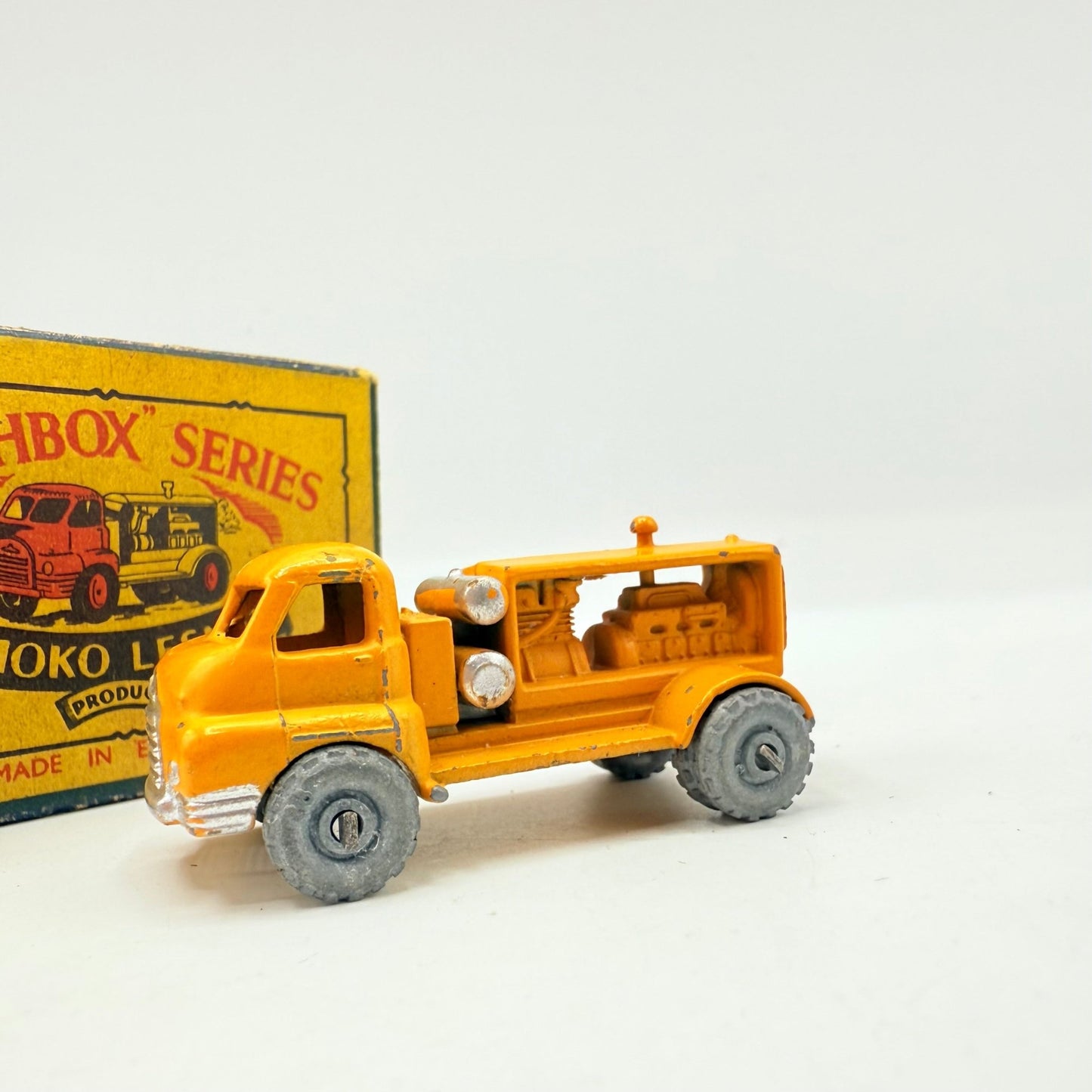 Matchbox Lesney 28a Bedford Compressor Truck MW - Magic Matchbox