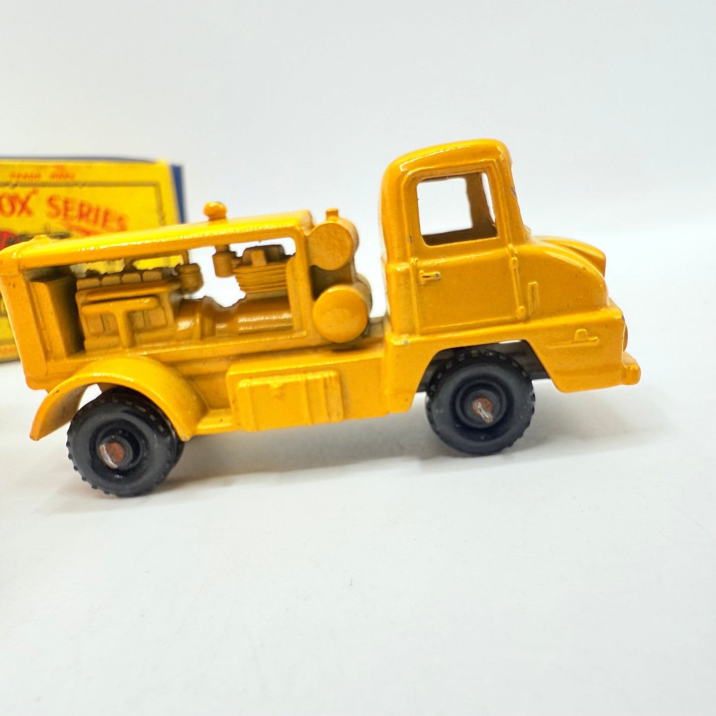 Matchbox Lesney 28b Ford Thames Compressor Truck - Magic Matchbox