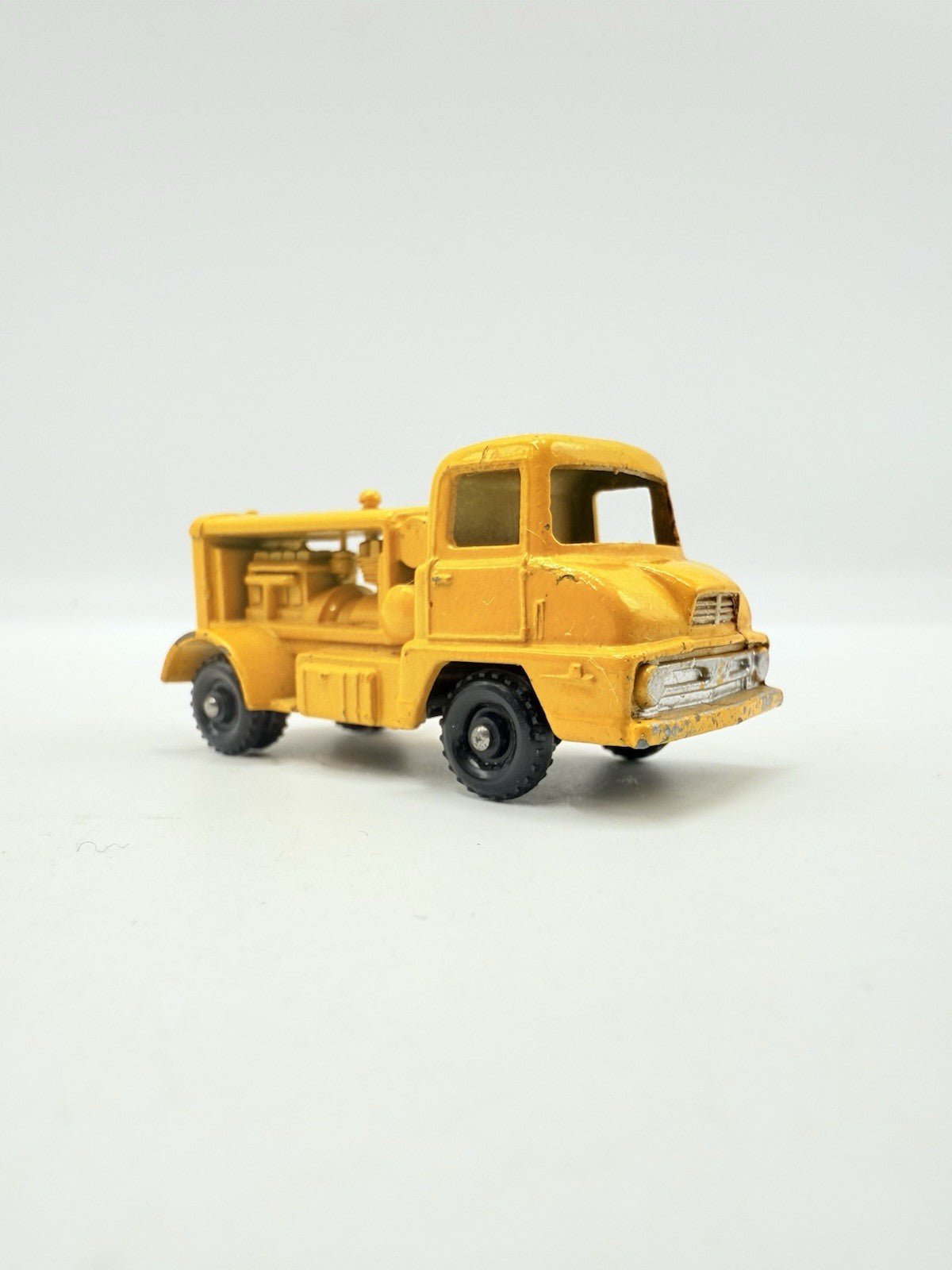 Matchbox Lesney 28b Ford Thames Compressor Truck - Magic Matchbox