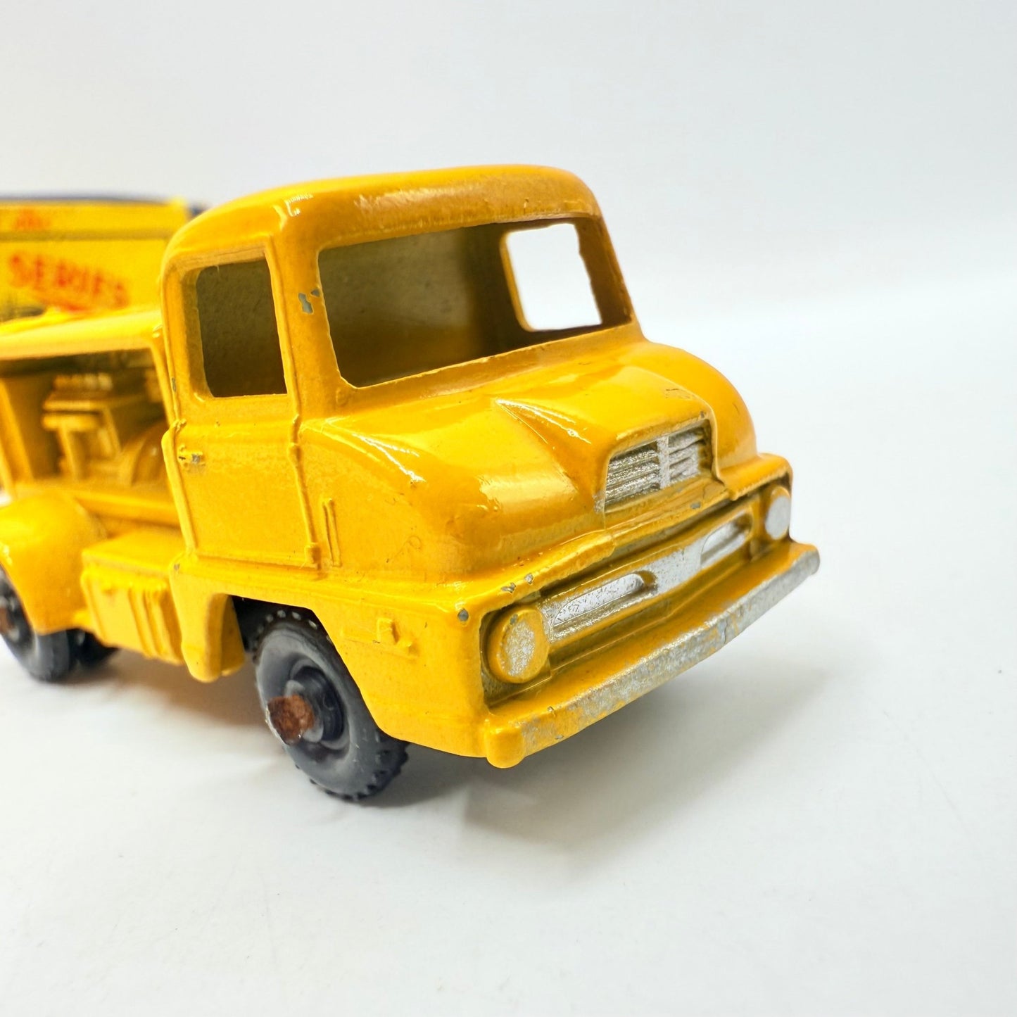 Matchbox Lesney 28b Ford Thames Compressor Truck - Magic Matchbox