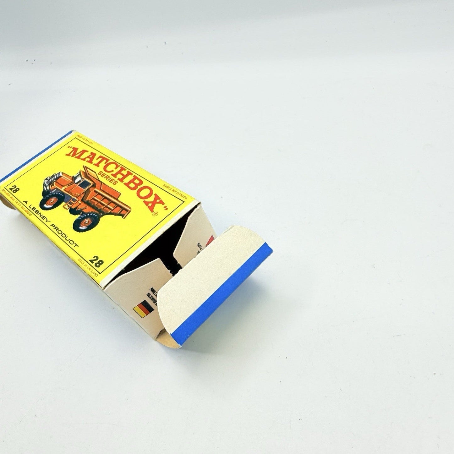Matchbox Lesney 28d Mack Dump Truck With Red Hubs - Magic Matchbox