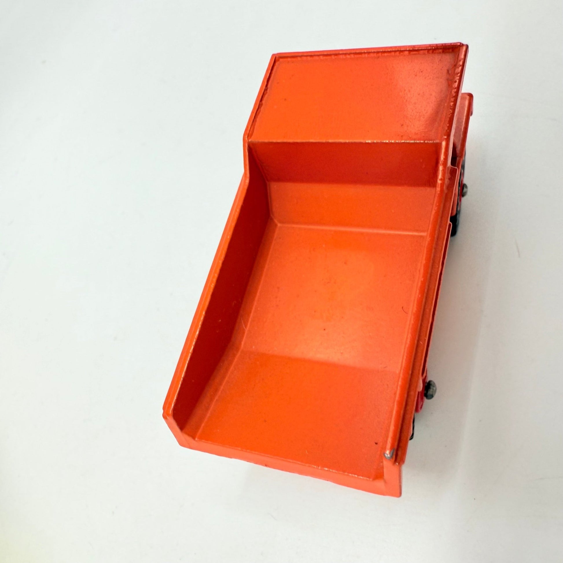 Matchbox Lesney 28d Mack Dump Truck With Red Hubs F Box - Magic Matchbox