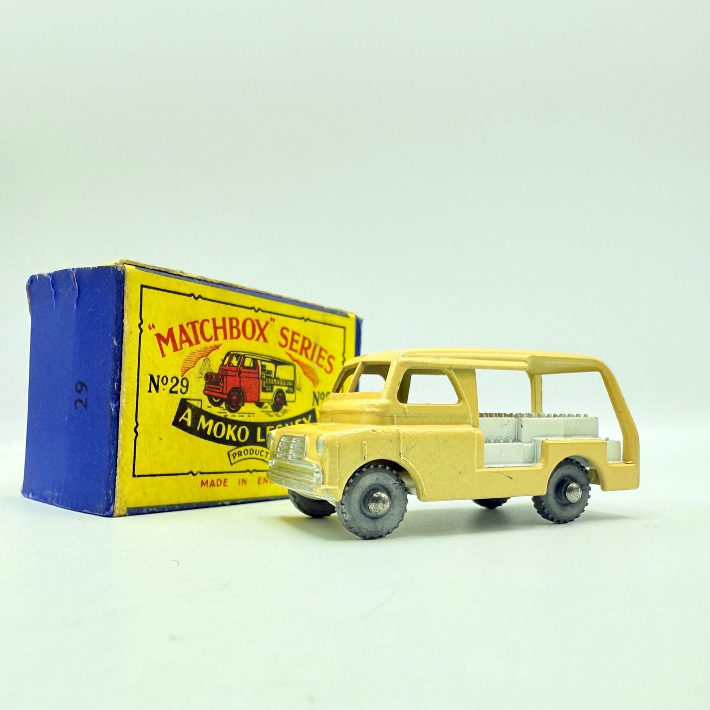 Matchbox Lesney 29a Bedford Milk Float Van MW - Magic Matchbox