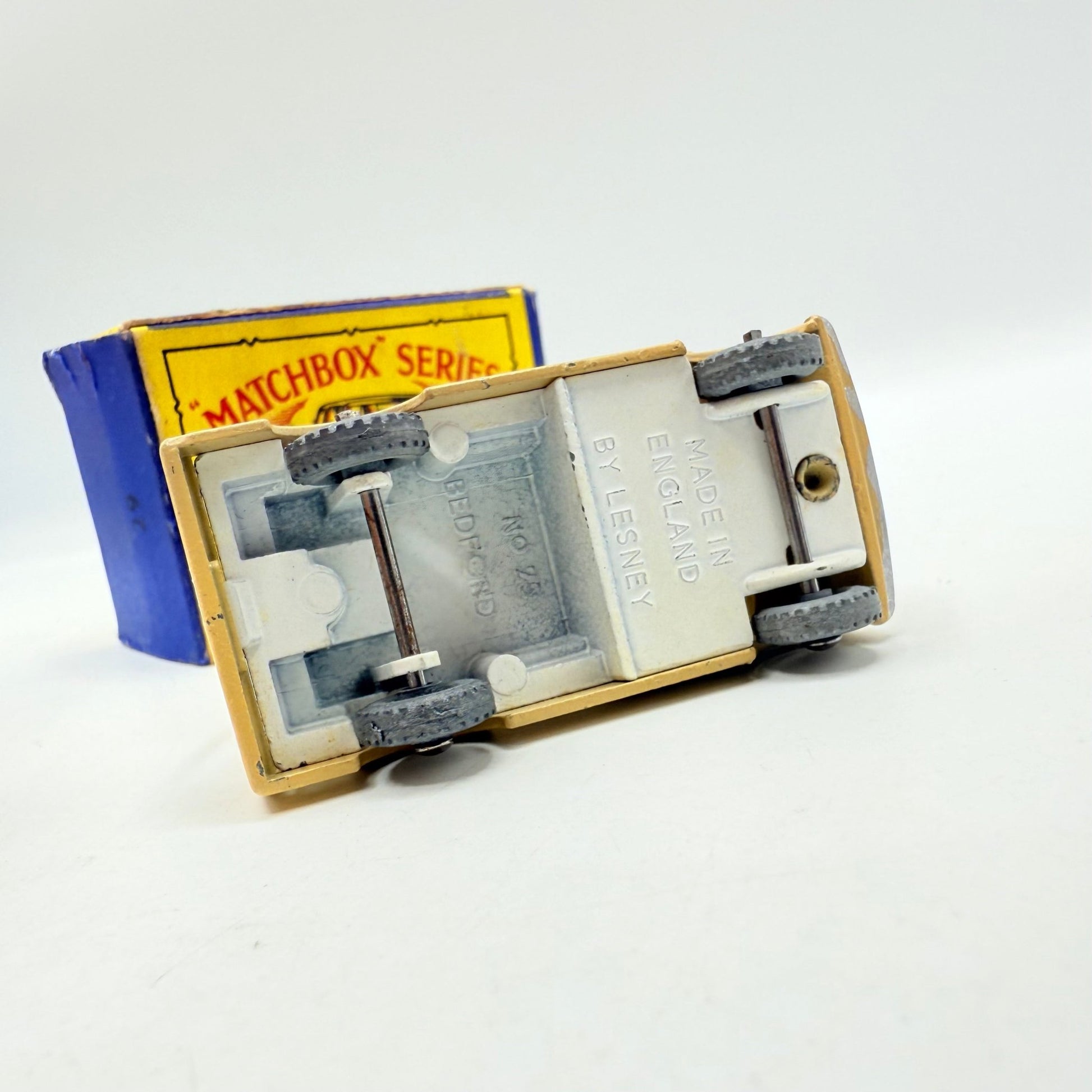 Matchbox Lesney 29a Bedford Milk Float Van MW - Magic Matchbox