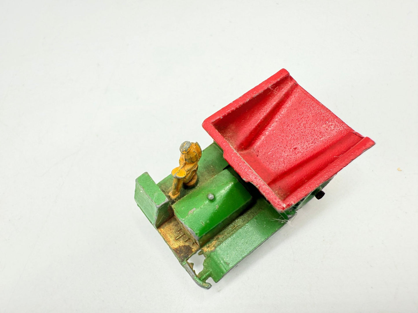 Matchbox Lesney 2a Dumper 1st Issue with Metal Green Wheels - Magic Matchbox
