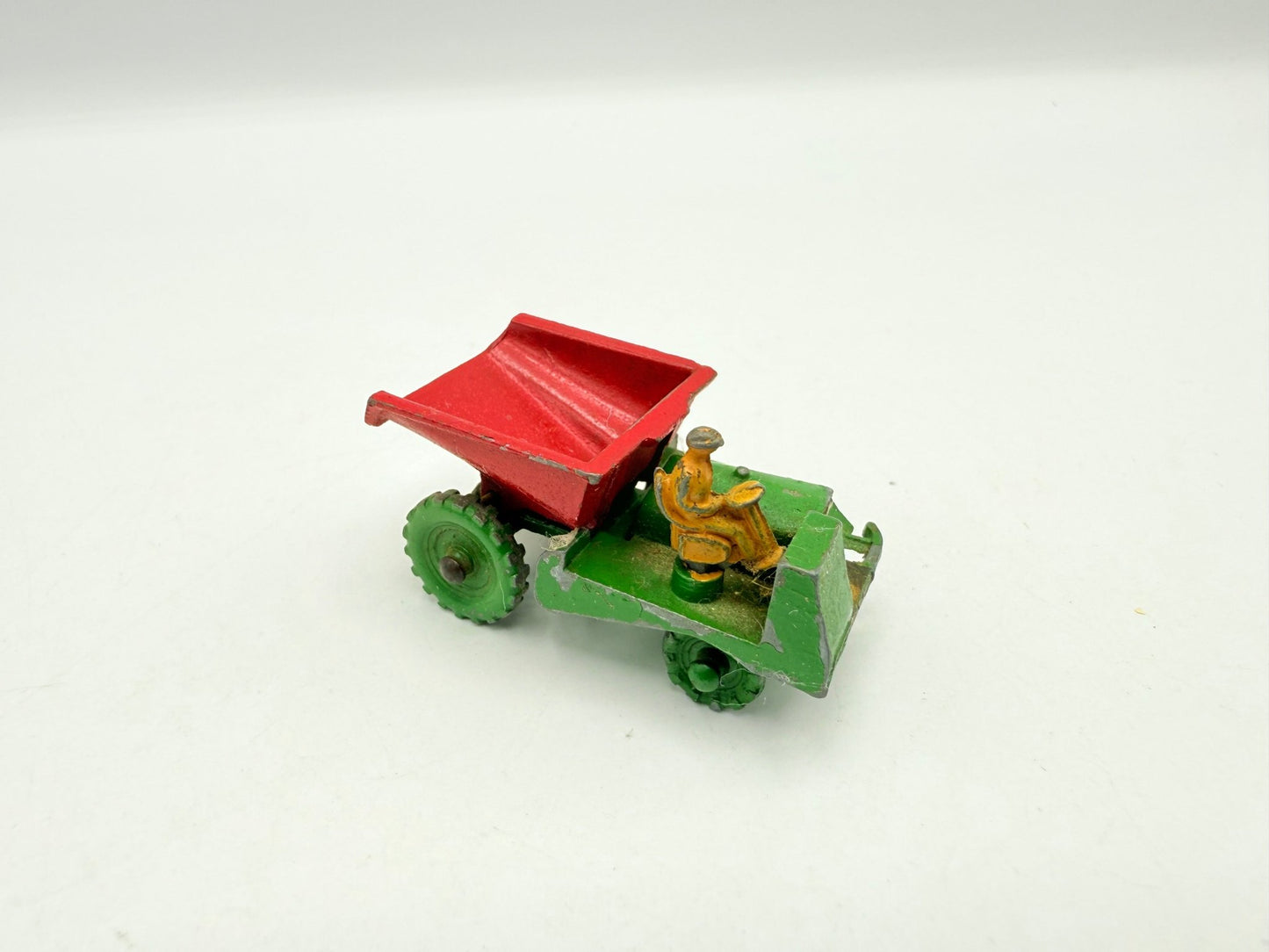 Matchbox Lesney 2a Dumper 1st Issue with Metal Green Wheels - Magic Matchbox