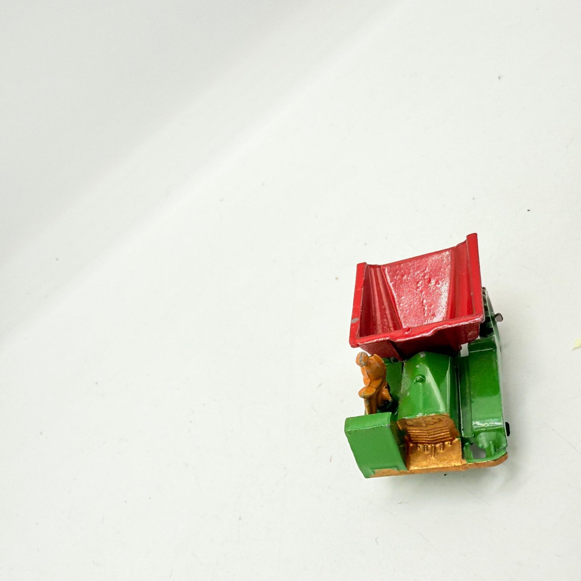 Matchbox Lesney 2a Dumper 1st Issue with Metal Green Wheels VG - Magic Matchbox