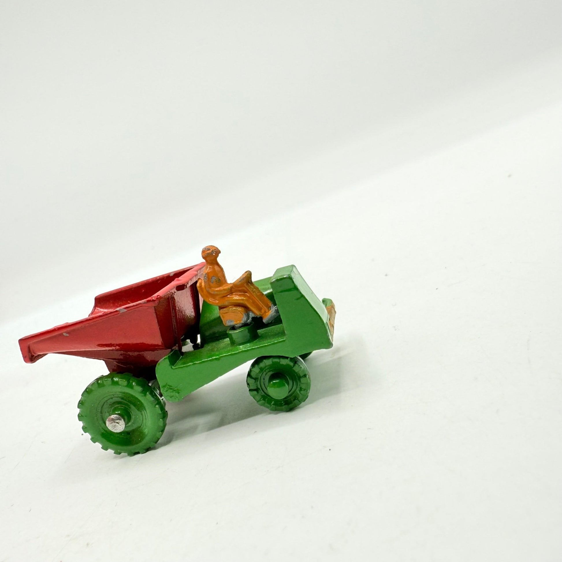 Matchbox Lesney 2a Dumper 1st Issue with Metal Green Wheels VG - Magic Matchbox