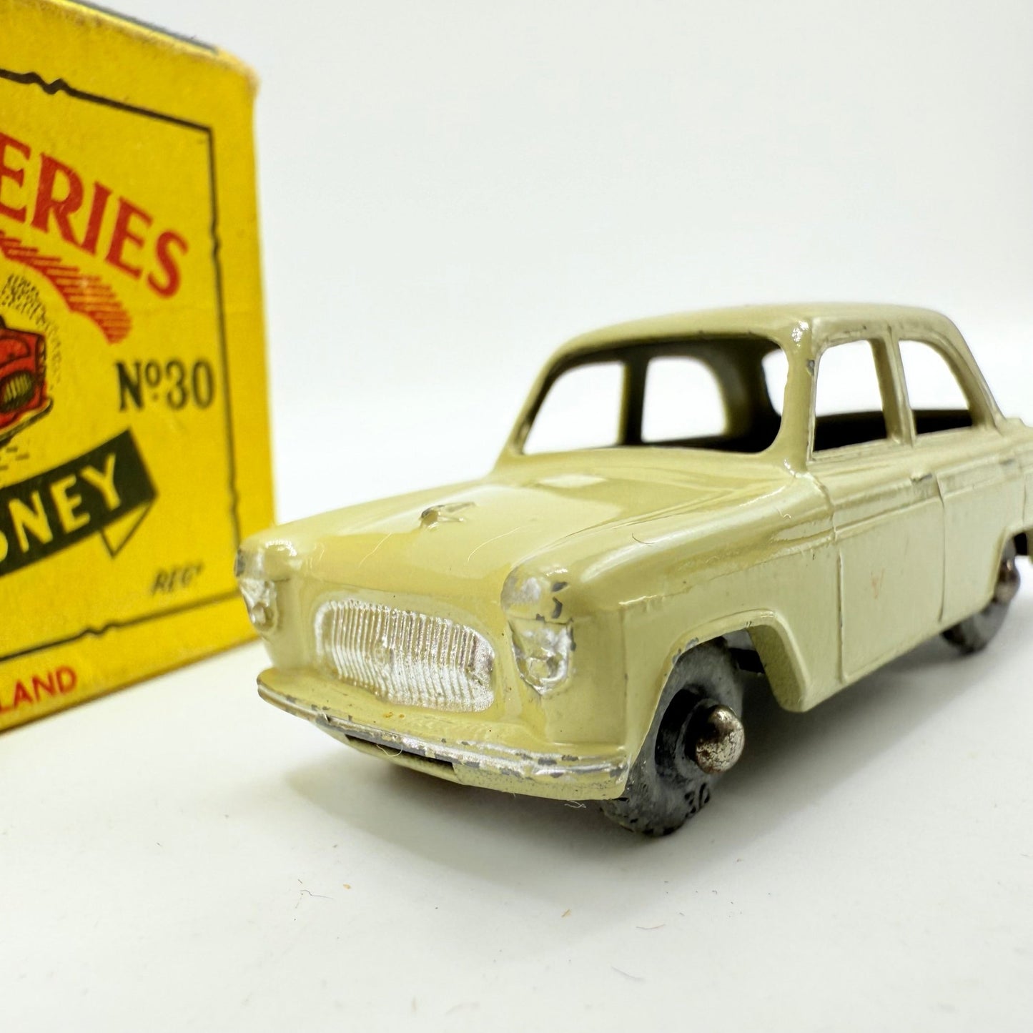 Matchbox Lesney 30a Ford Prefect MW - Magic Matchbox