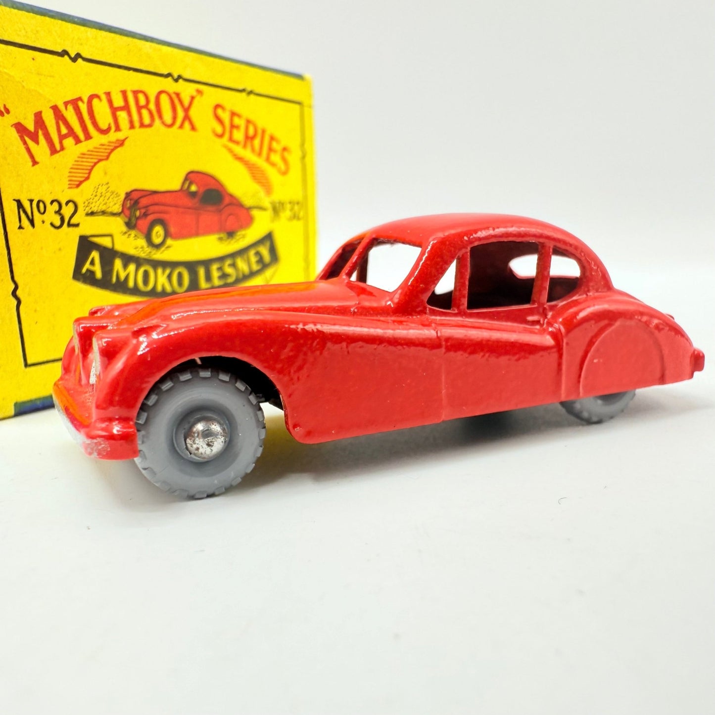 Matchbox Lesney 32a Jaguar XK140 Red & GPW - Magic Matchbox