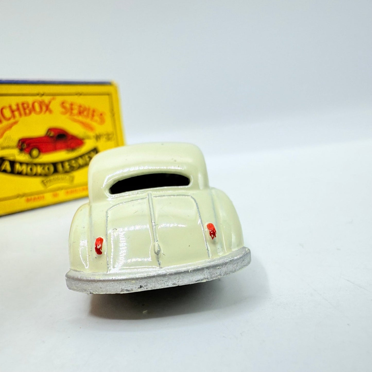 Matchbox Lesney 32a Jaguar XK140 white MW - Magic Matchbox