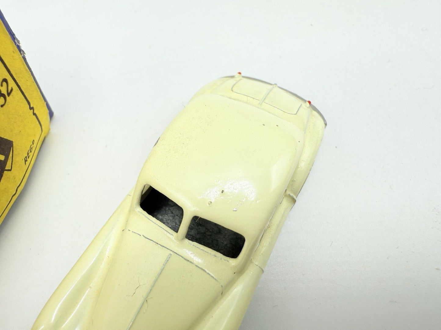 Matchbox Lesney 32a Jaguar XK140 white MW - Magic Matchbox