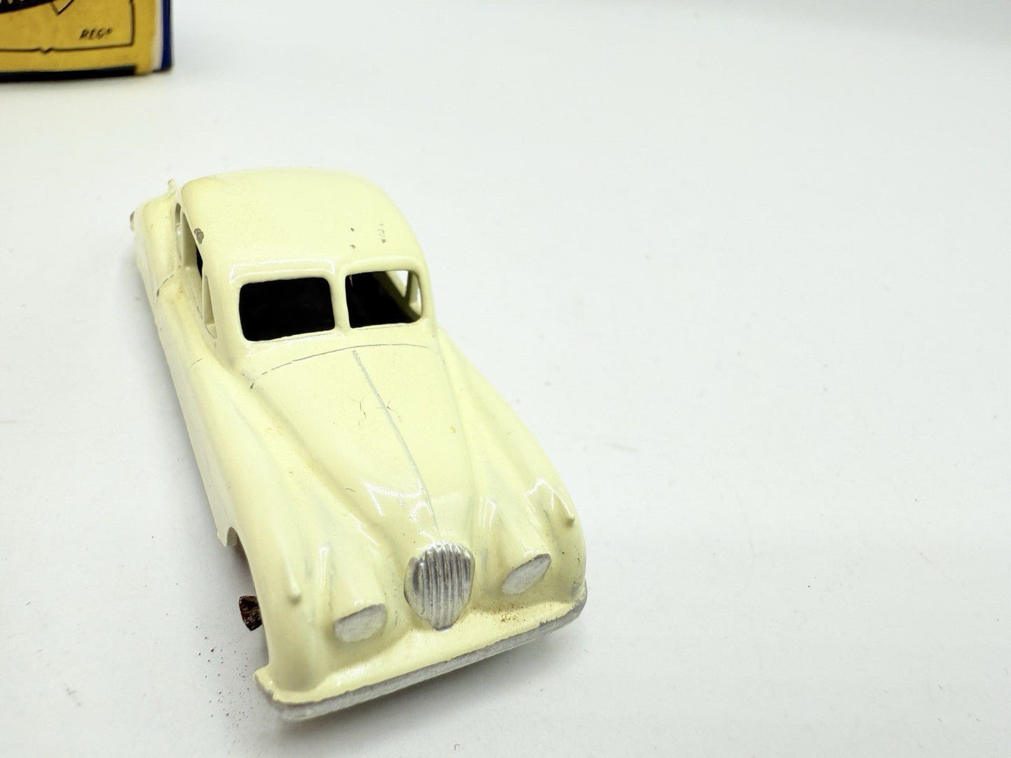 Matchbox Lesney 32a Jaguar XK140 white MW - Magic Matchbox