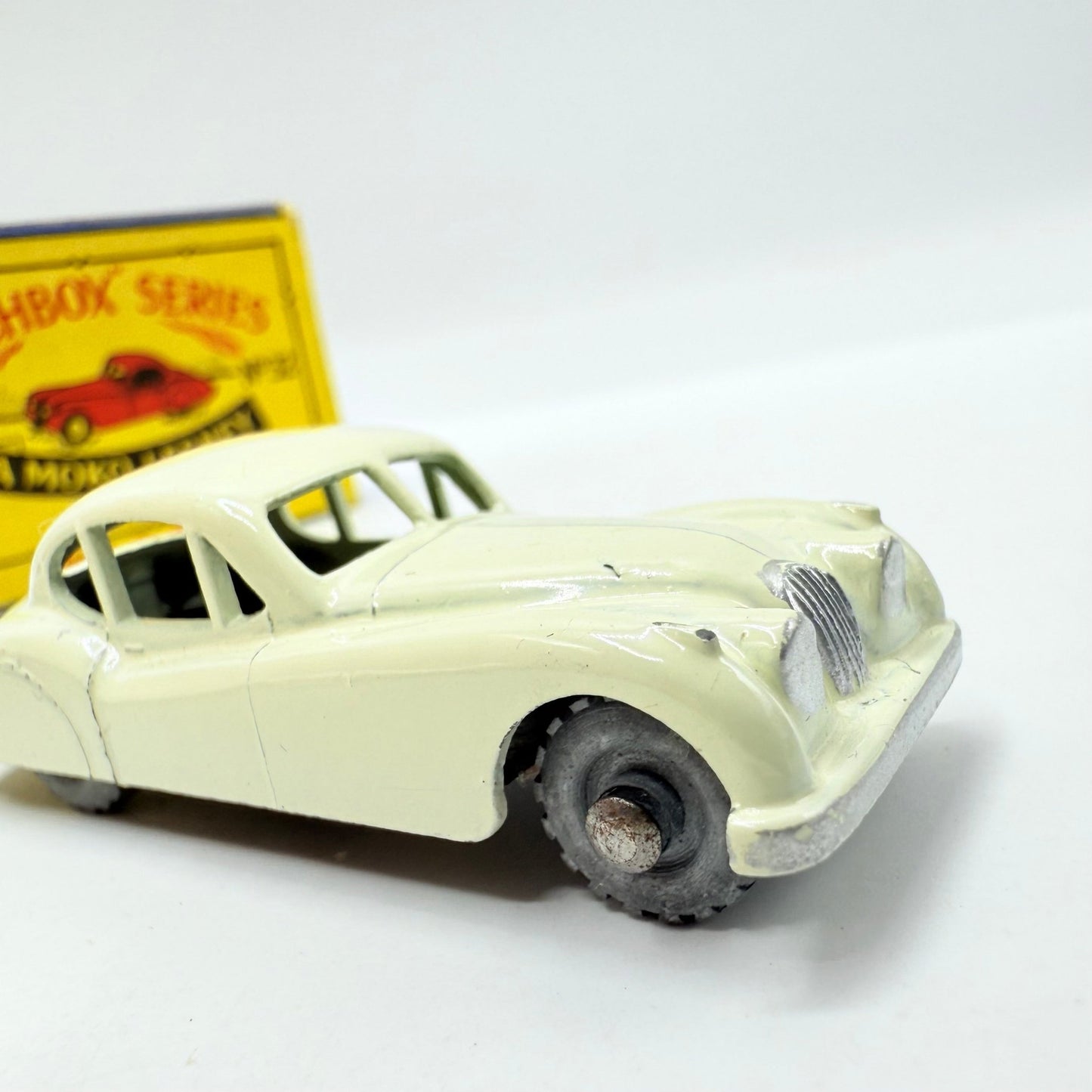 Matchbox Lesney 32a Jaguar XK140 white MW - Magic Matchbox