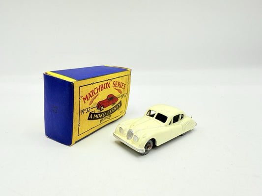 Matchbox Lesney 32a Jaguar XK140 white MW - Magic Matchbox