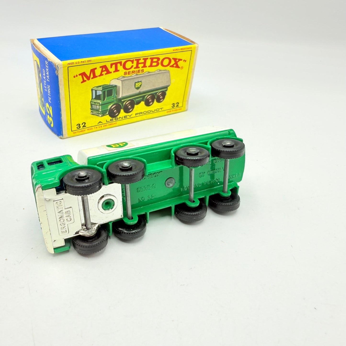 Matchbox Lesney 32C Leyland Petrol Tanker BP - Magic Matchbox