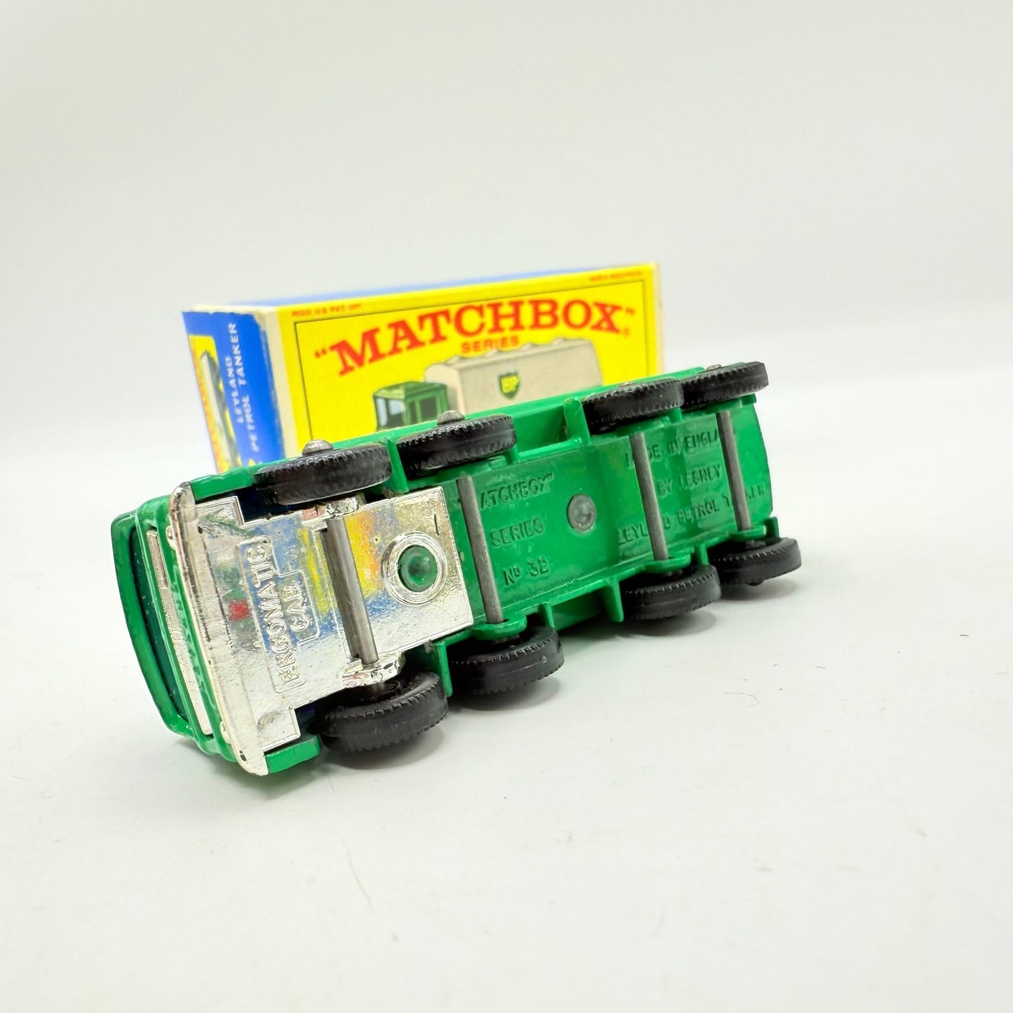 Matchbox Lesney 32C Leyland Petrol Tanker BP - Magic Matchbox