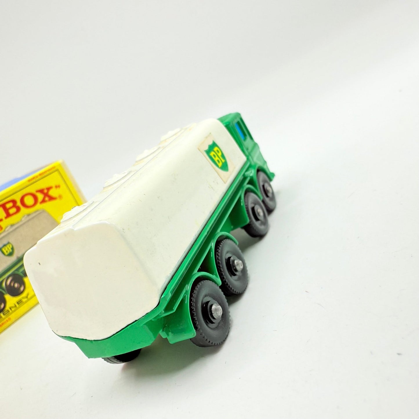 Matchbox Lesney 32C Leyland Petrol Tanker BP - Magic Matchbox