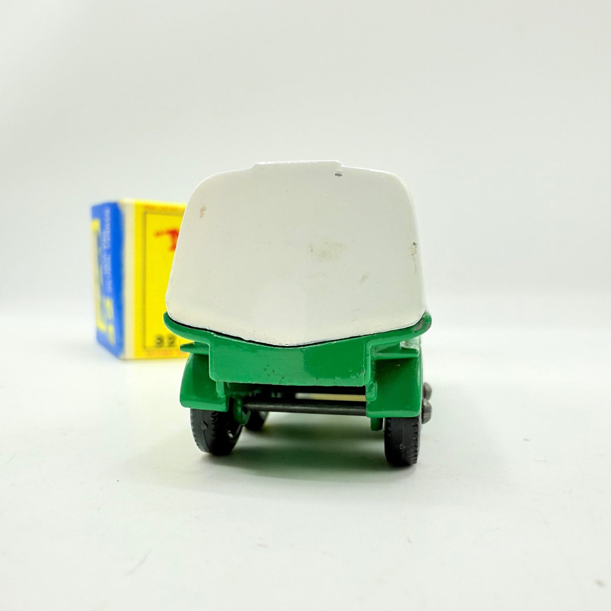 Matchbox Lesney 32C Leyland Petrol Tanker BP - Magic Matchbox