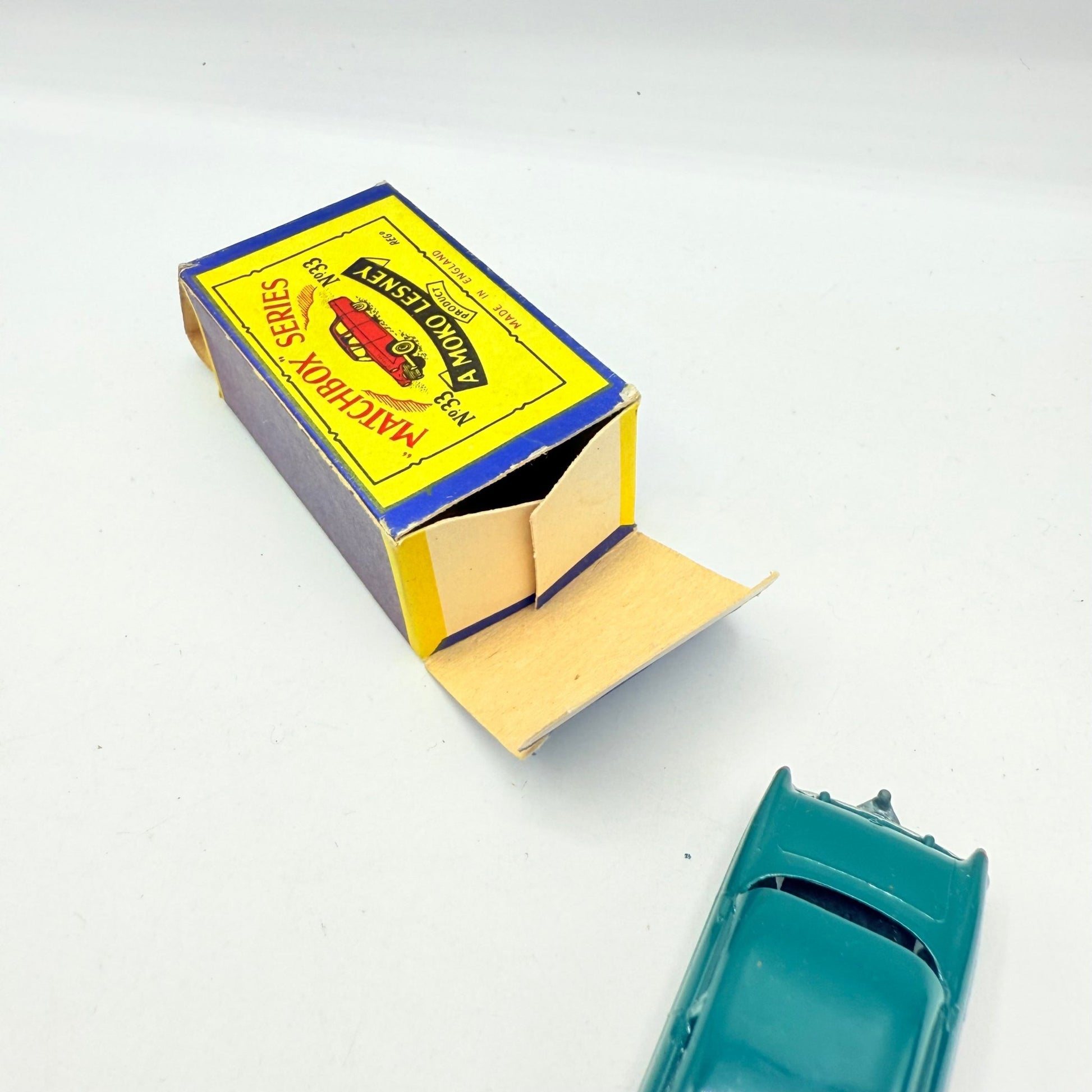 Matchbox Lesney 33a Ford Zodiac Dark Green MW - Magic Matchbox