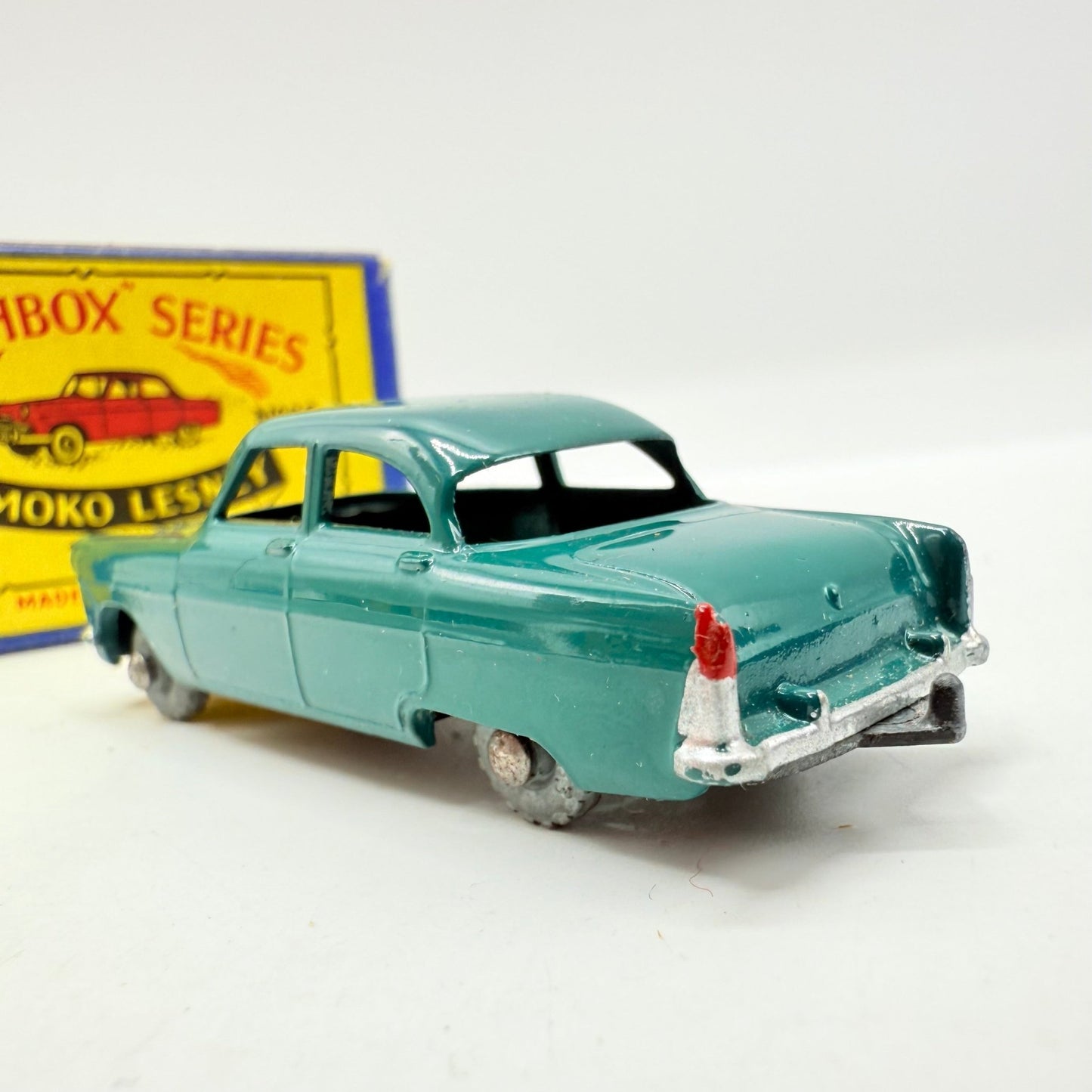 Matchbox Lesney 33a Ford Zodiac Dark Green MW - Magic Matchbox